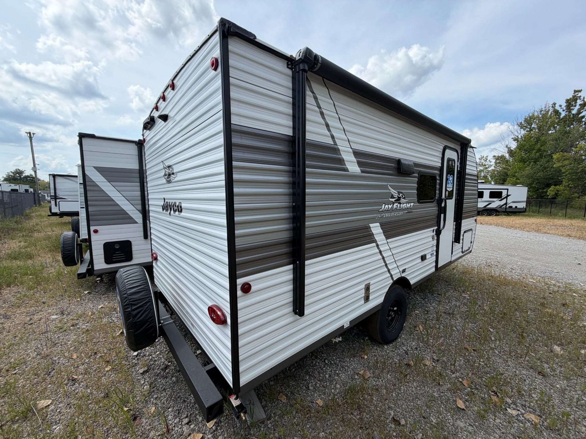 2027 Jayco 2027 Jayco Jay Flight - thumbnail 4