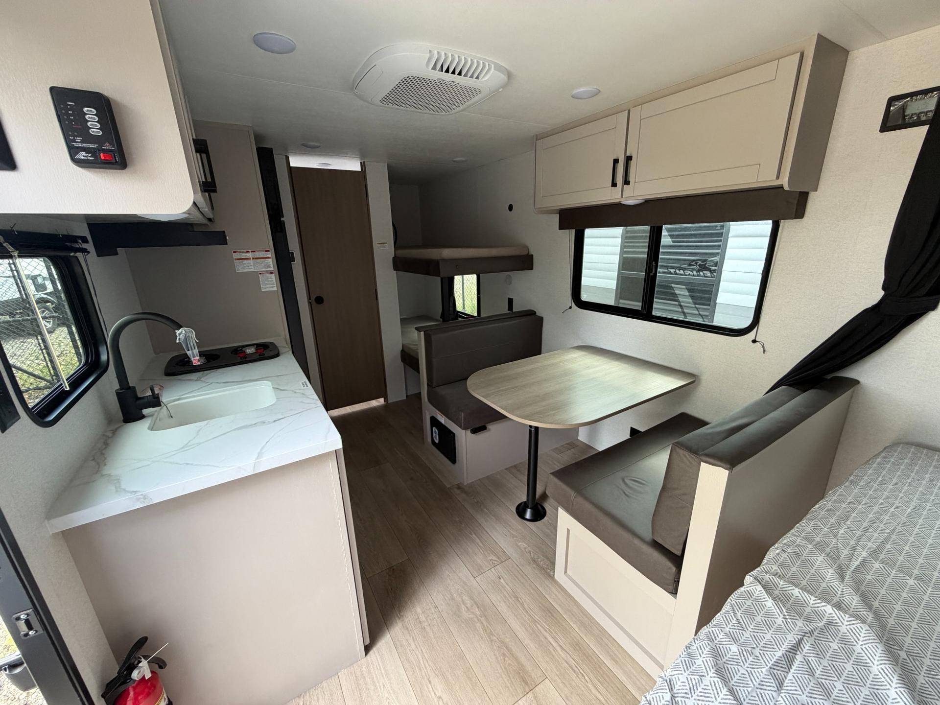 2027 Jayco 2027 Jayco Jay Flight - thumbnail 7