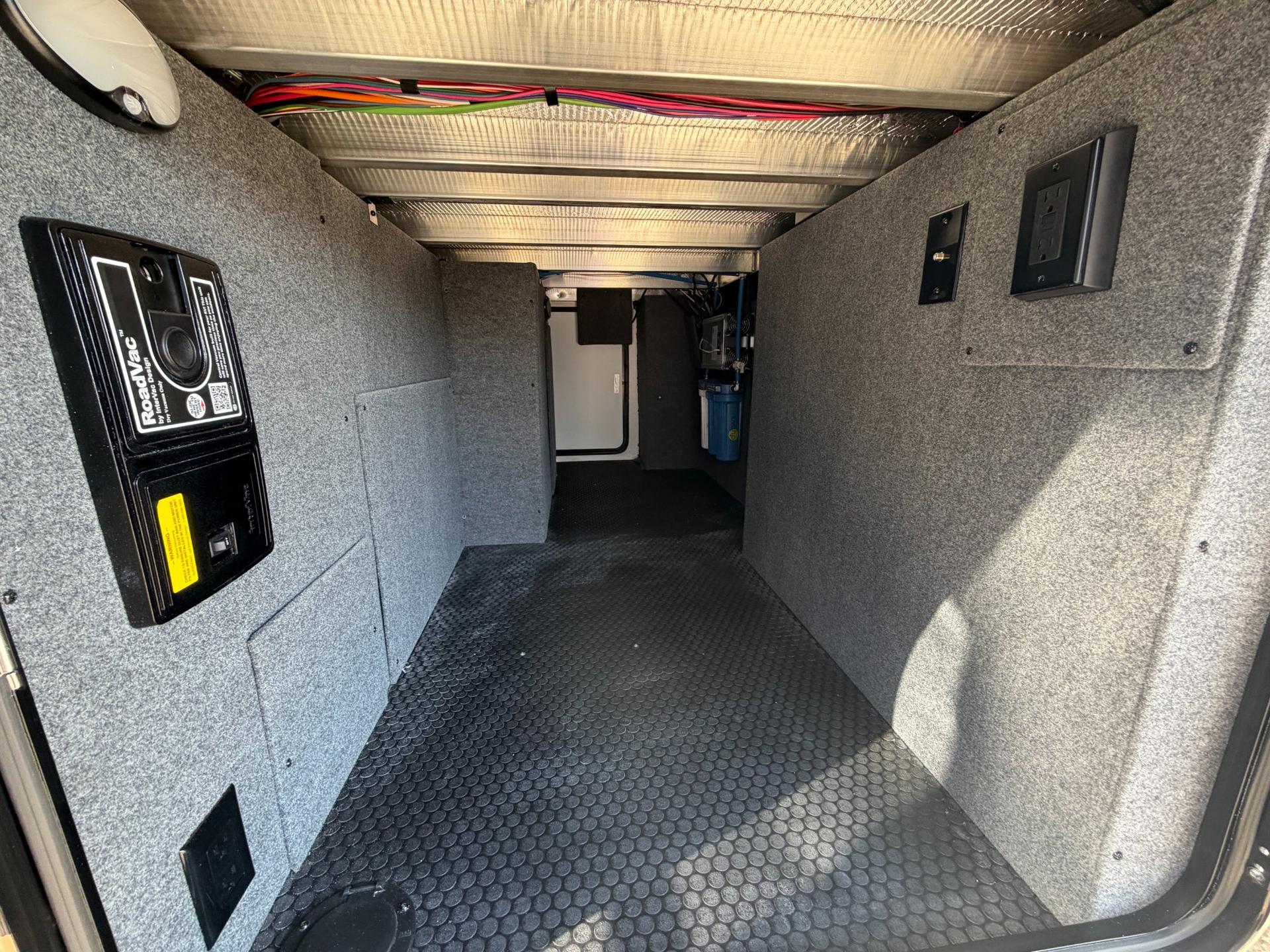 2027 Jayco 2027 Jayco Pinnacle - thumbnail 3