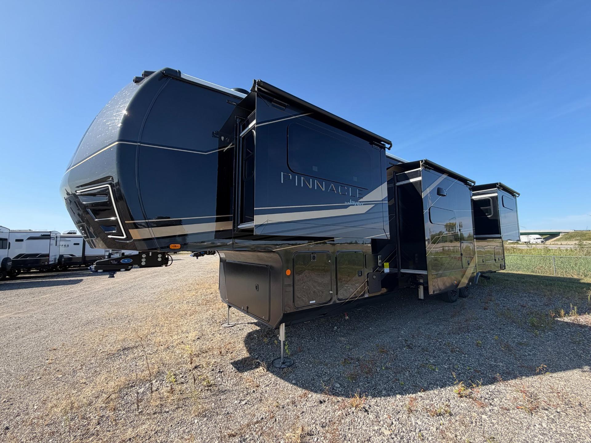2027 Jayco 2027 Jayco Pinnacle - thumbnail 12