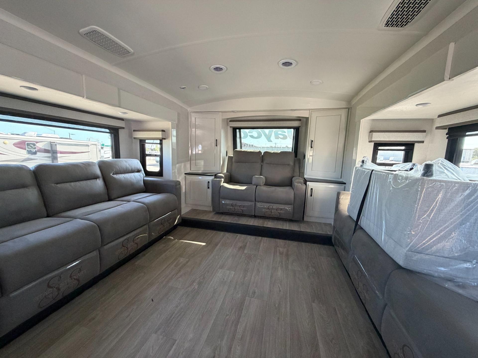 2027 Jayco 2027 Jayco Pinnacle - thumbnail 14