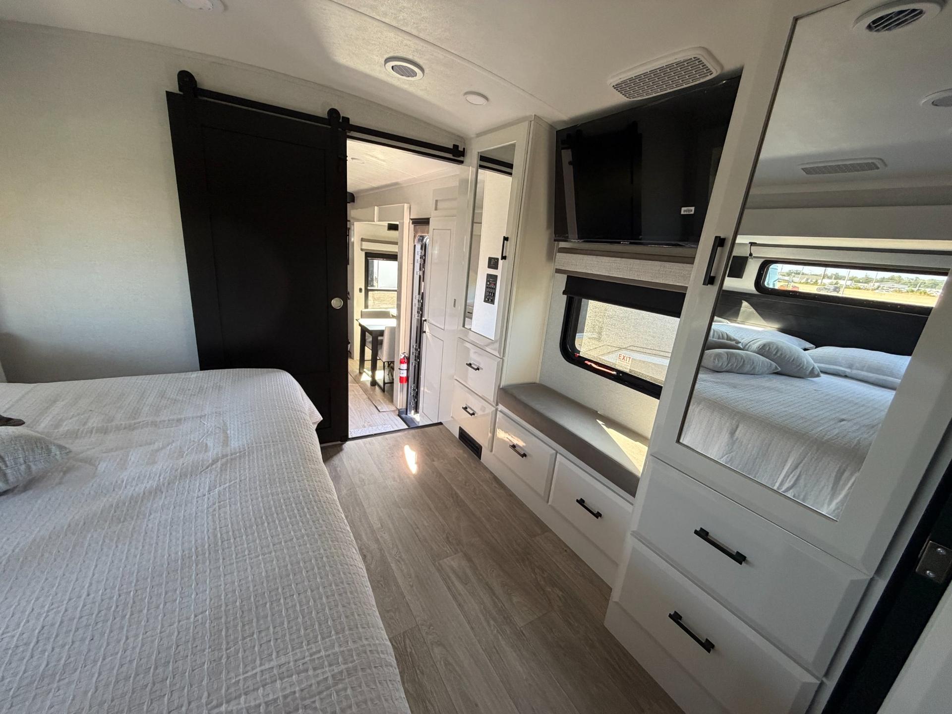 2027 Jayco 2027 Jayco Pinnacle - thumbnail 25