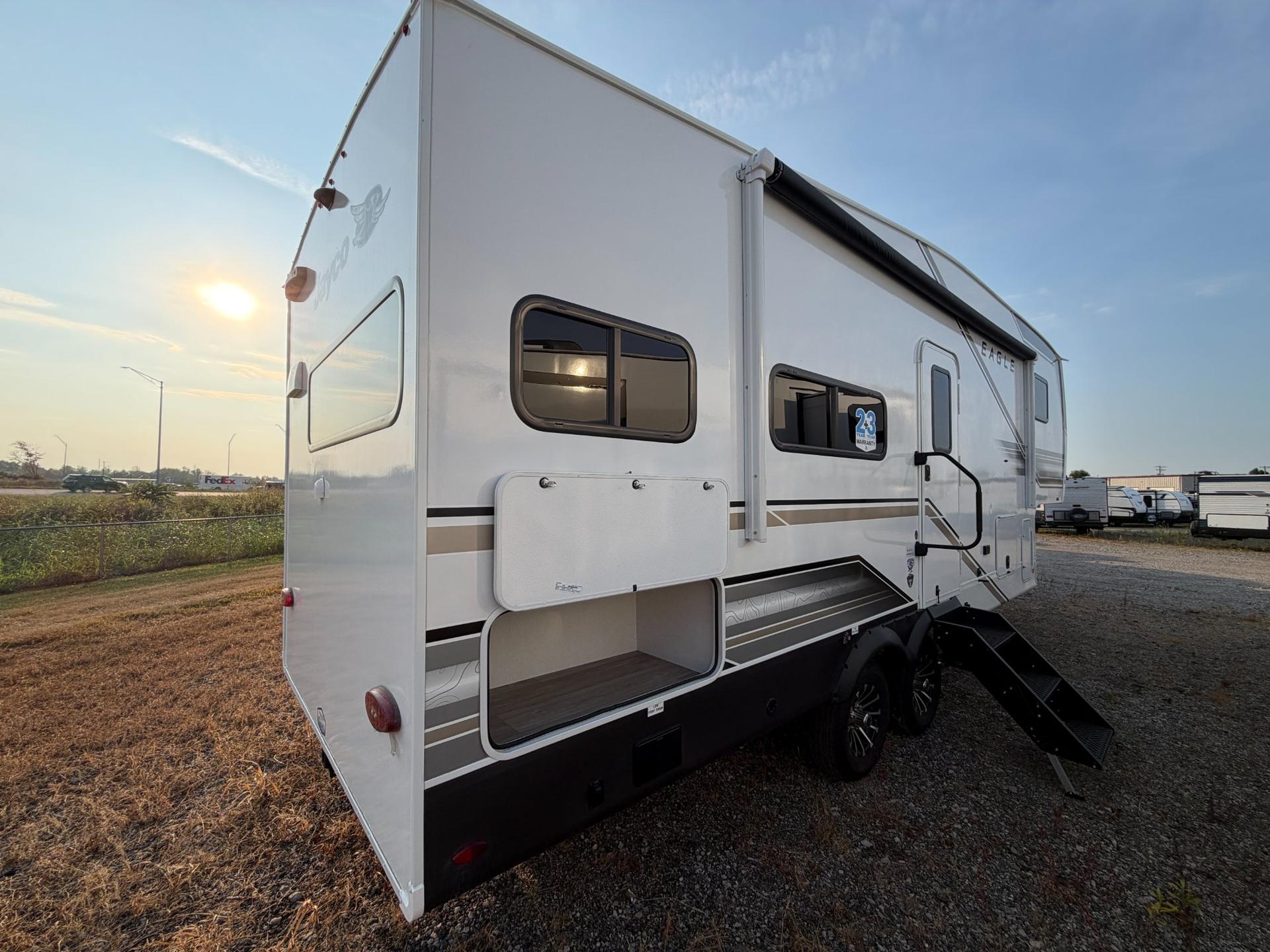 2027 Jayco 2027 Jayco Eagle SLE - thumbnail 4
