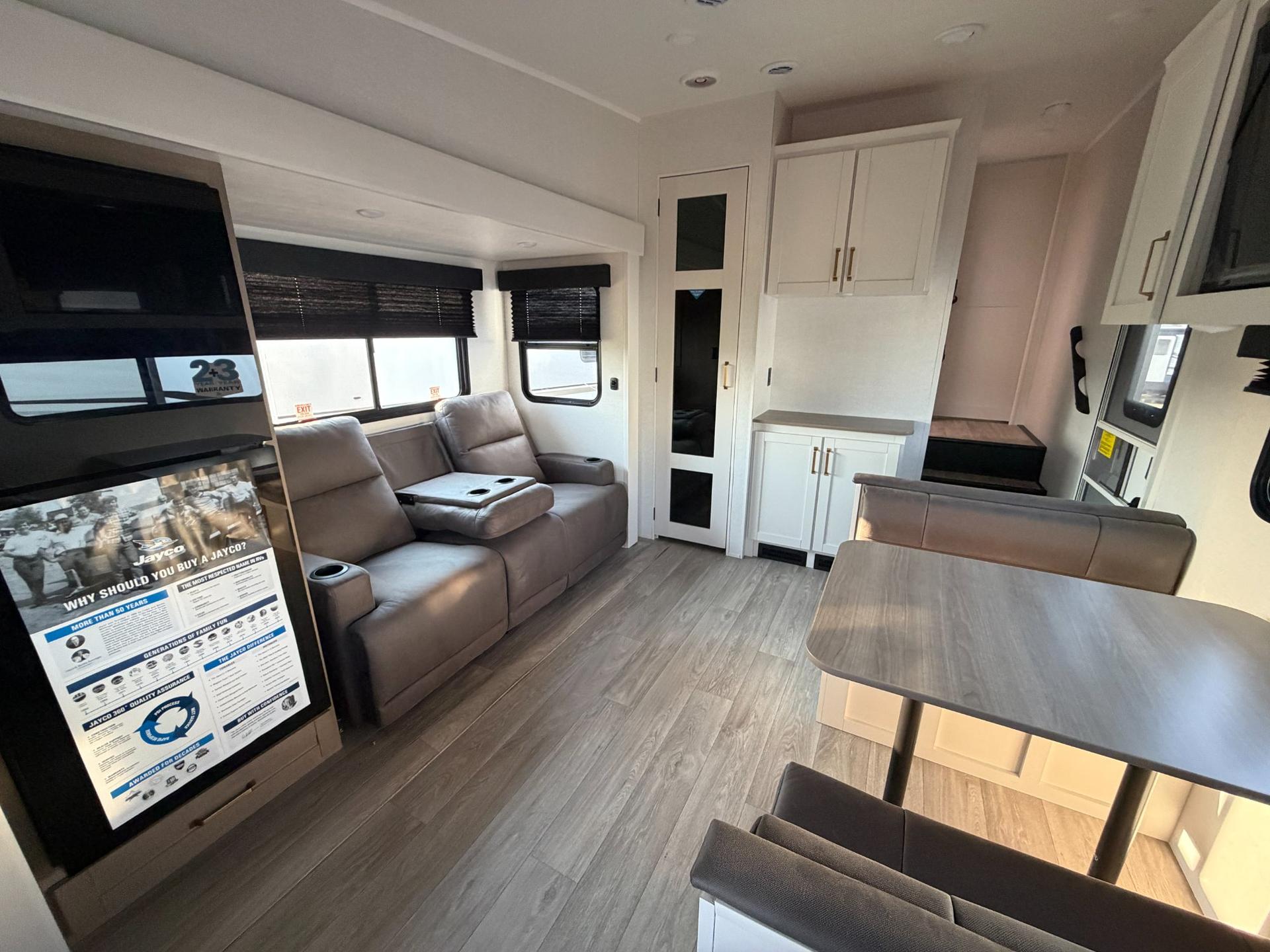2027 Jayco 2027 Jayco Eagle SLE - thumbnail 9