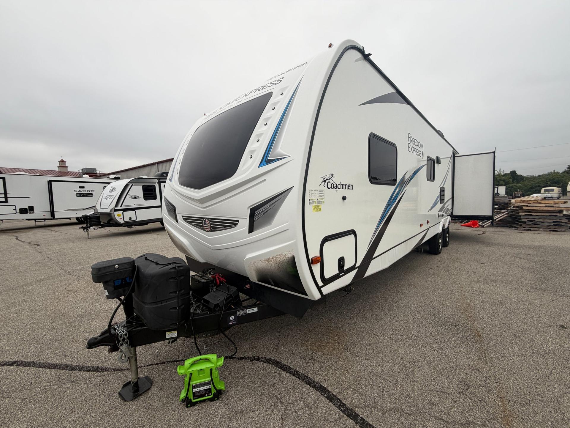 2021 Coachmen 2021 Coachmen Freedom Express - thumbnail 8