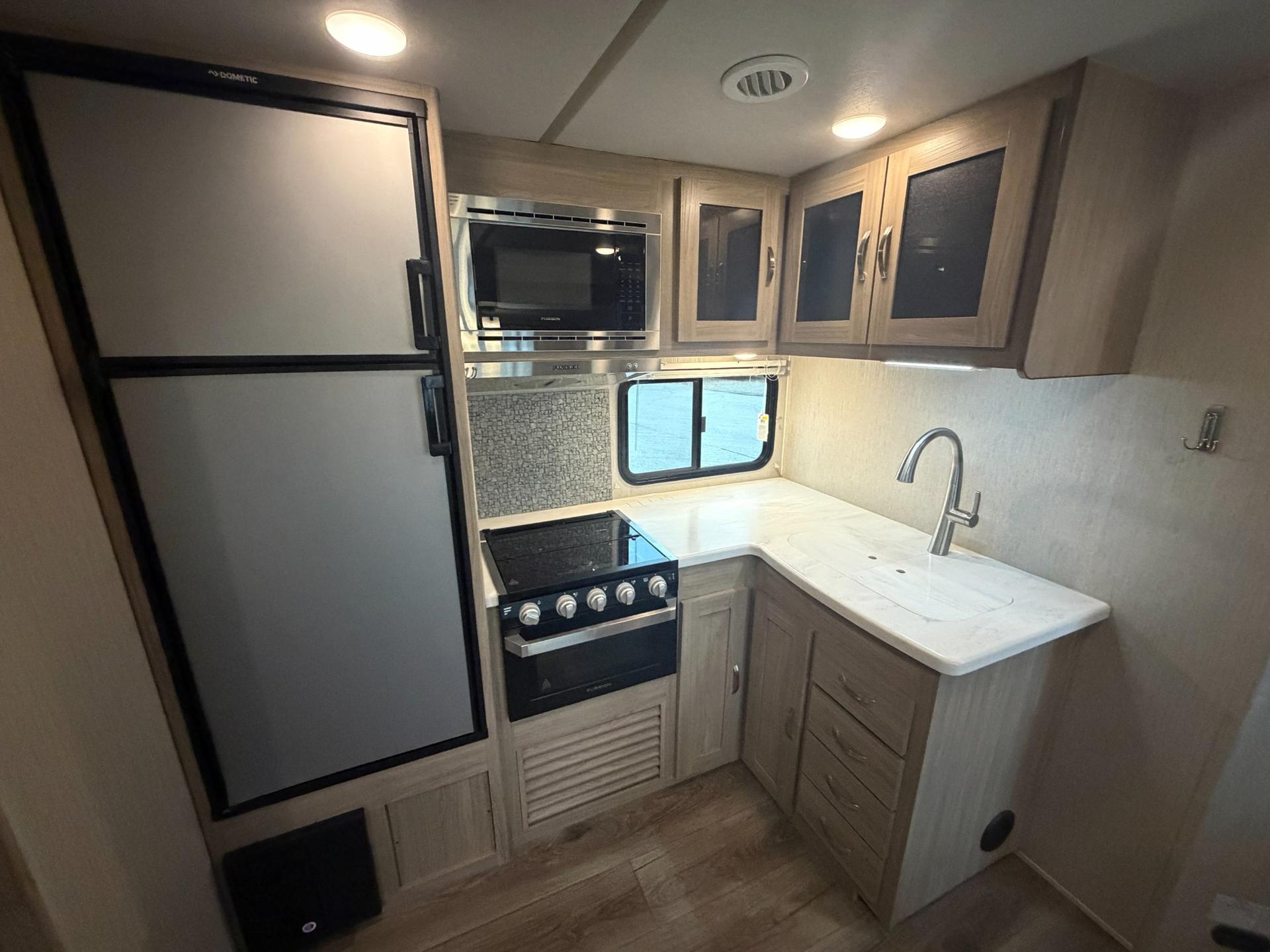 2021 Coachmen 2021 Coachmen Freedom Express - thumbnail 13