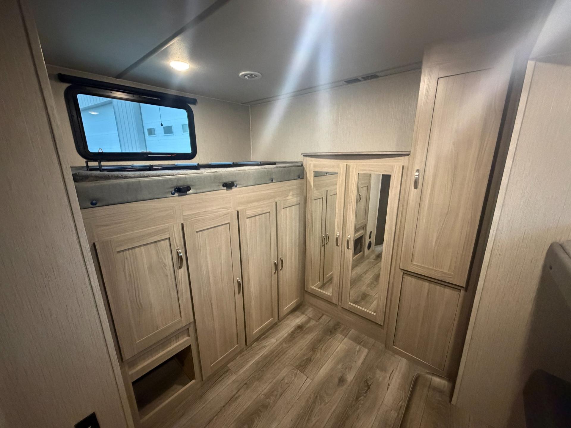 2021 Coachmen 2021 Coachmen Freedom Express - thumbnail 15