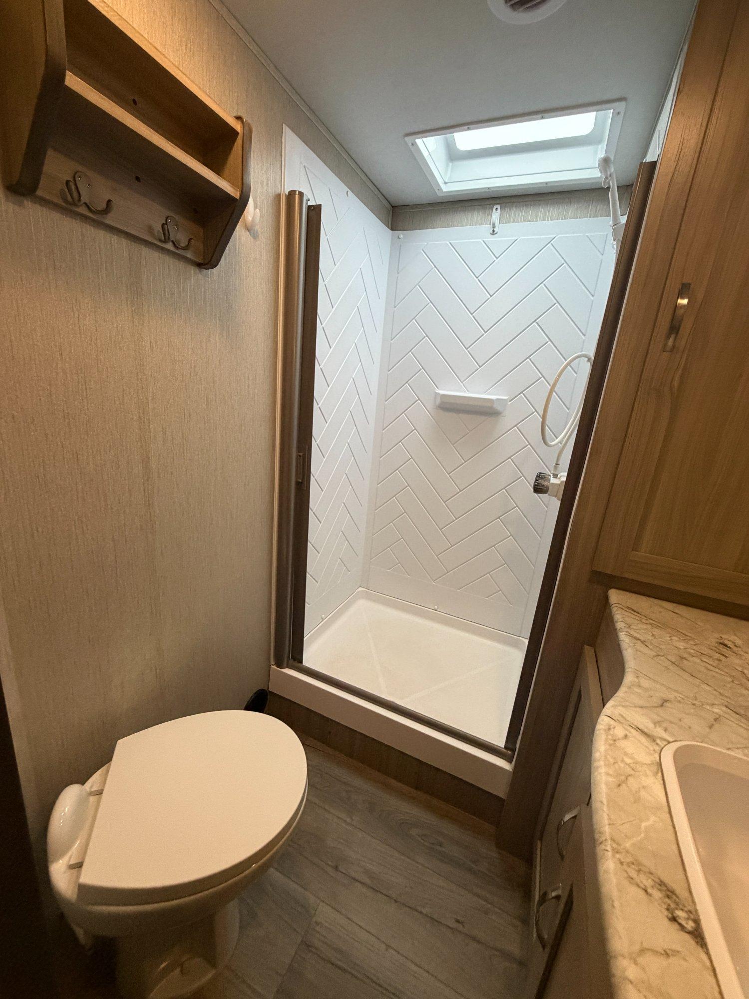 2021 Coachmen 2021 Coachmen Freedom Express - thumbnail 19