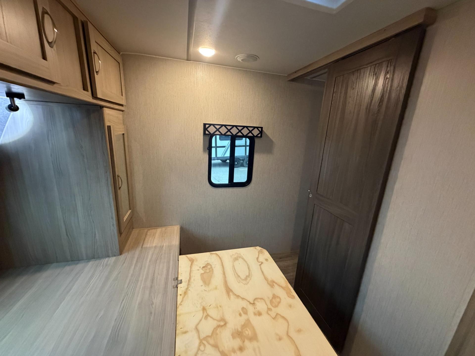 2021 Coachmen 2021 Coachmen Freedom Express - thumbnail 23
