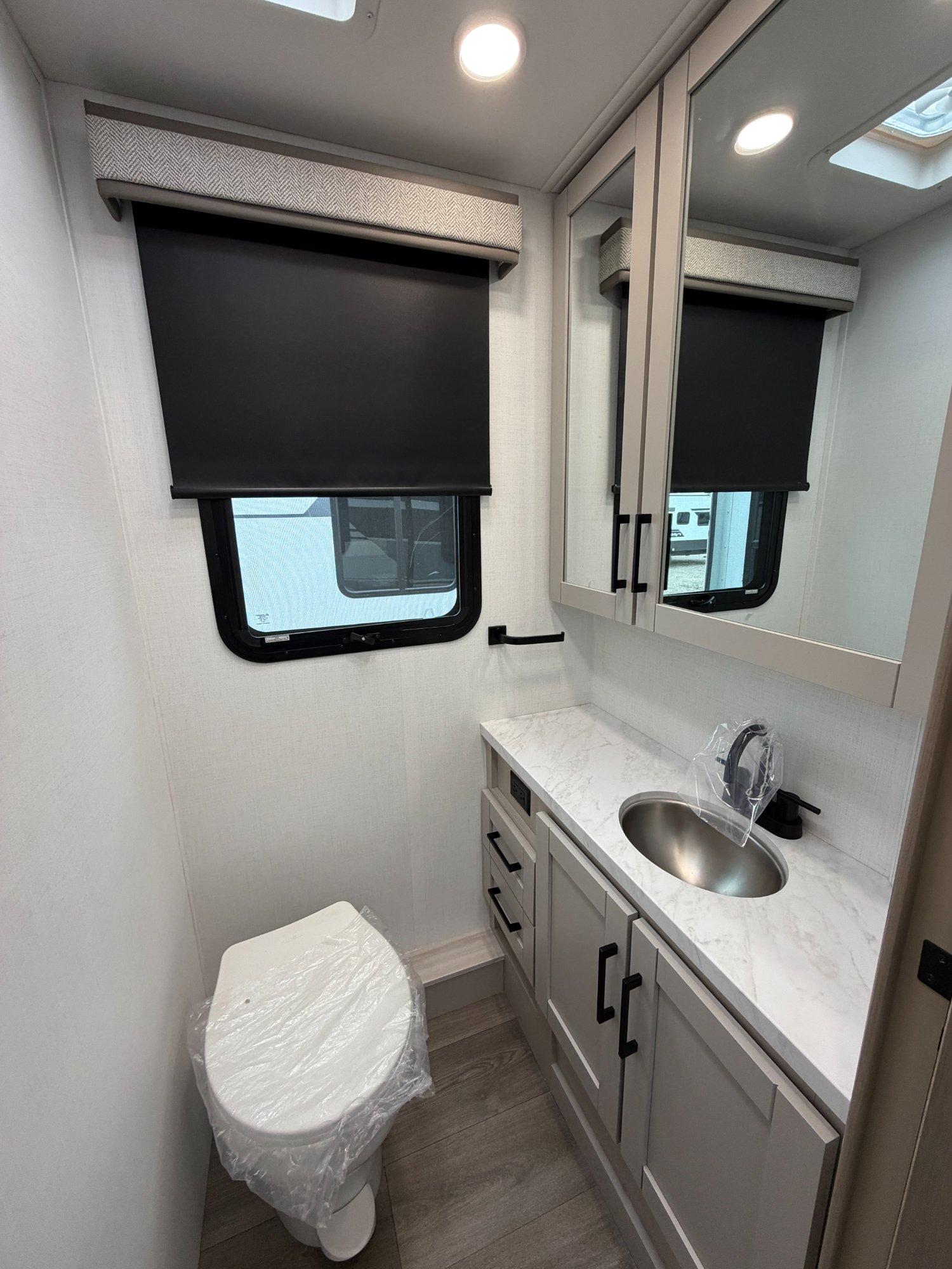2027 Jayco 2027 Jayco Greyhawk - thumbnail 18