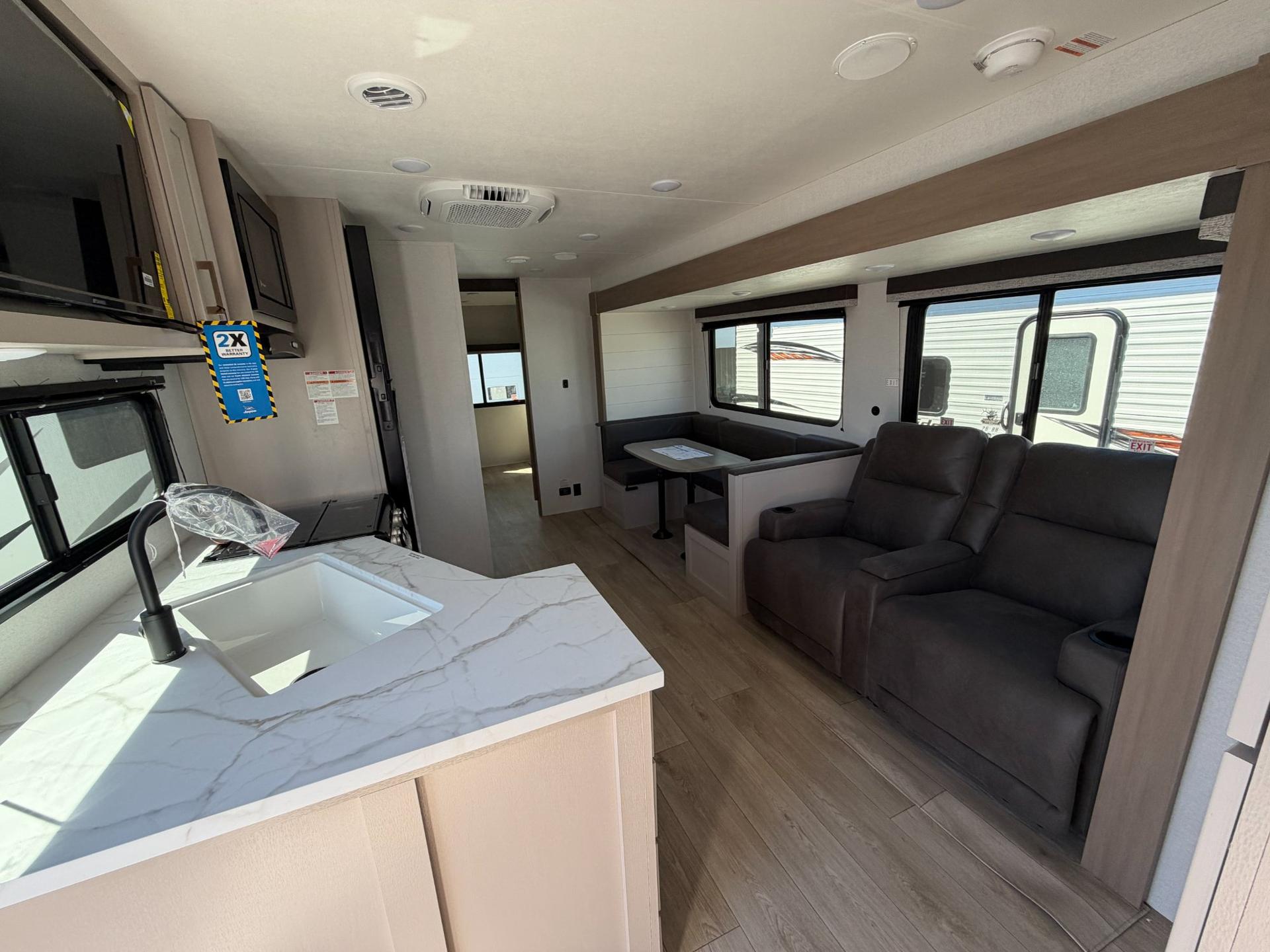 2027 Jayco 2027 Jayco Jay Flight - thumbnail 7