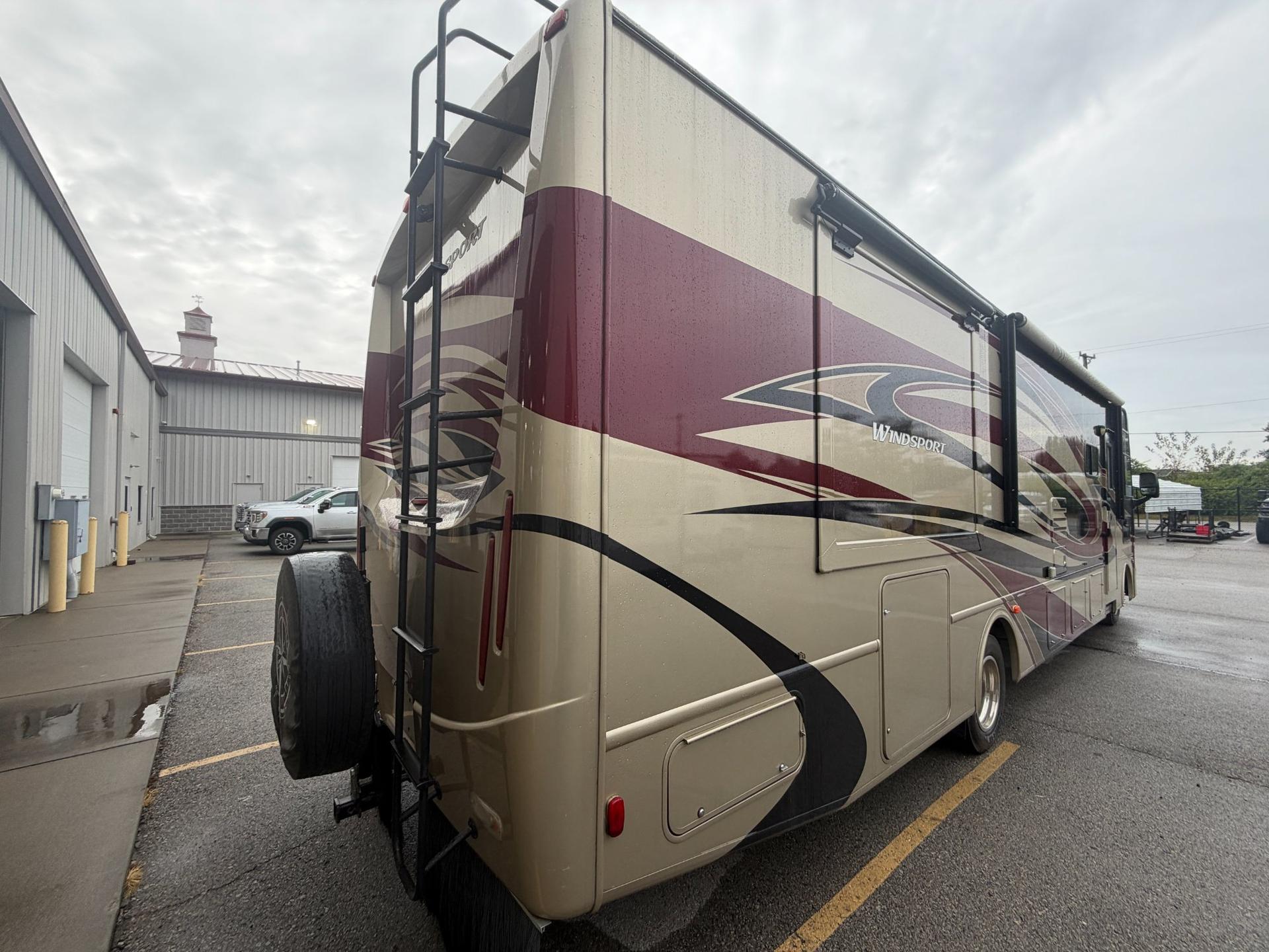 2013 Thor Motor Coach 2013 Thor Motor Coach Windsport - thumbnail 5