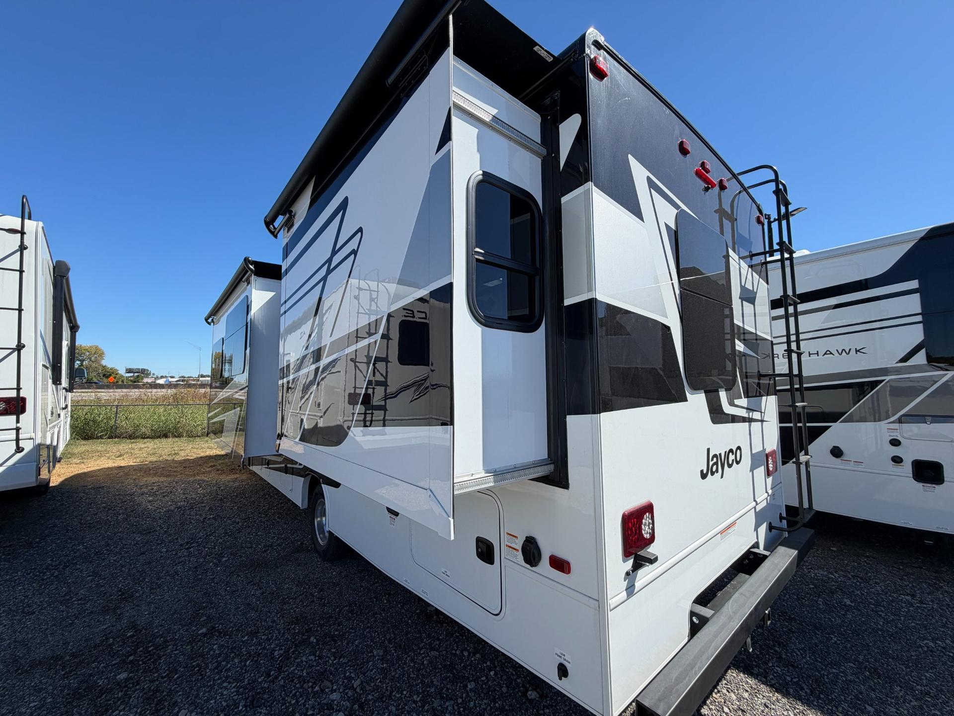 2027 Jayco 2027 Jayco Greyhawk - thumbnail 5