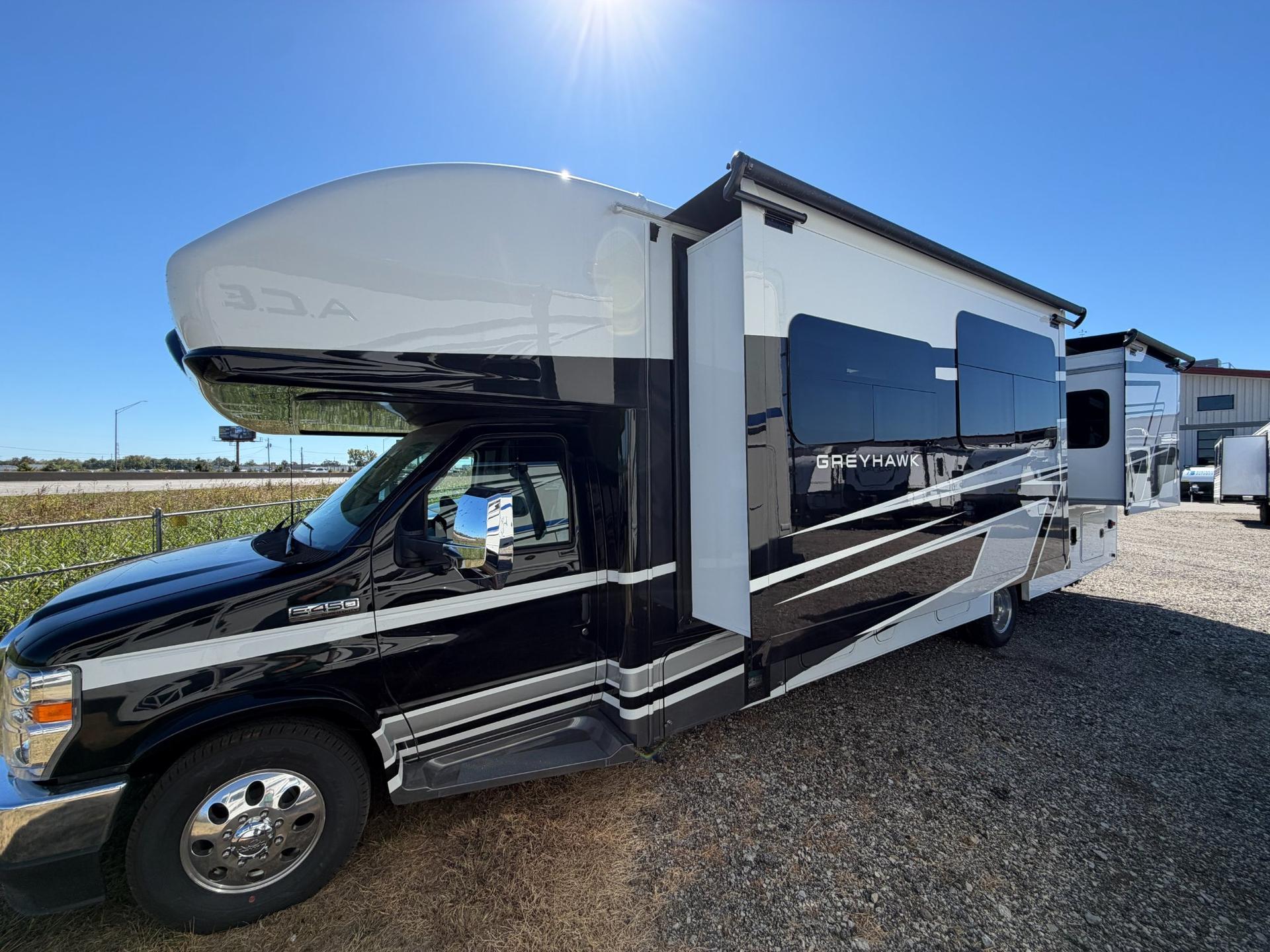2027 Jayco 2027 Jayco Greyhawk - thumbnail 6