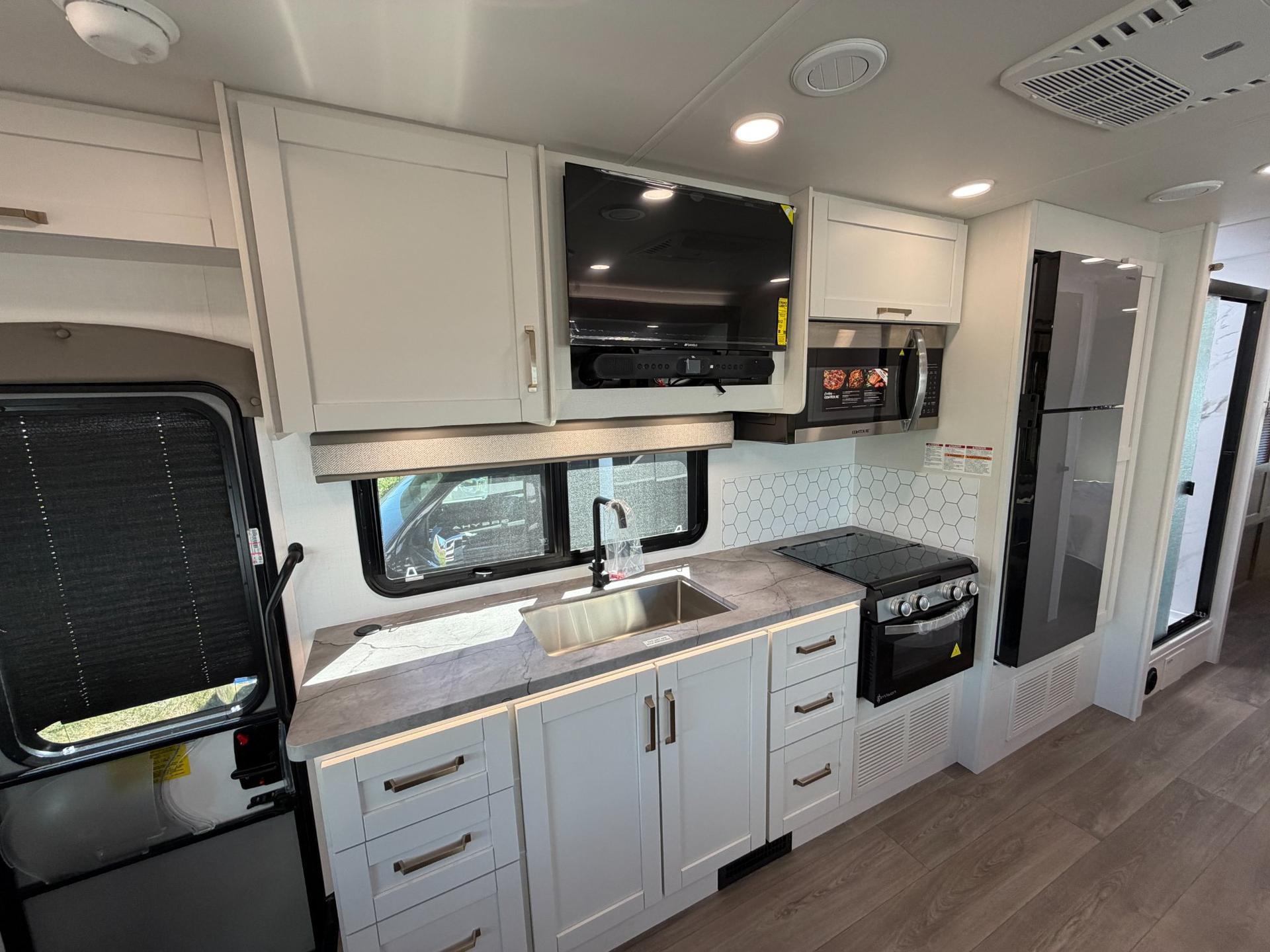 2027 Jayco 2027 Jayco Greyhawk - thumbnail 13