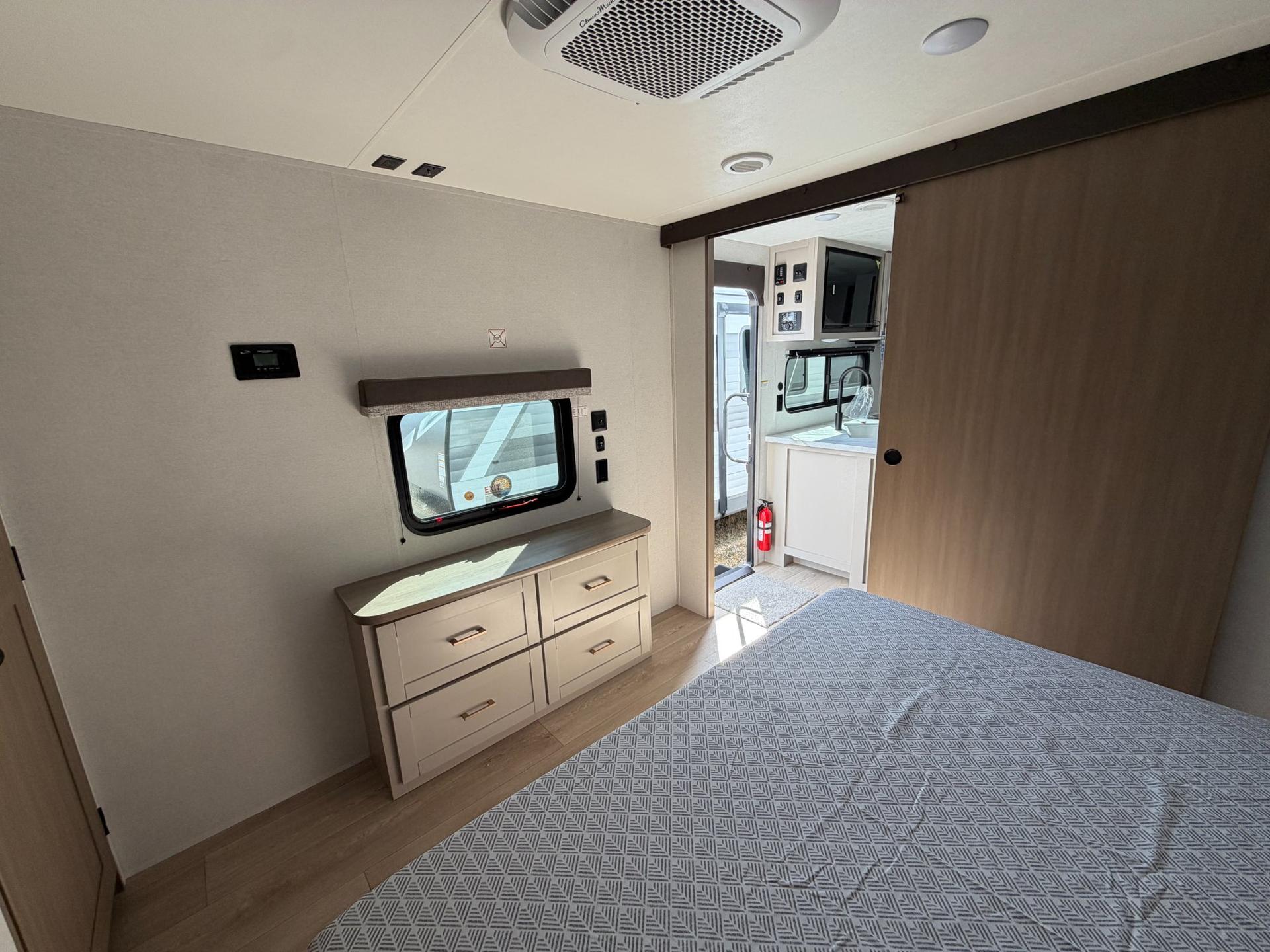 2027 Jayco 2027 Jayco Jay Flight - thumbnail 18