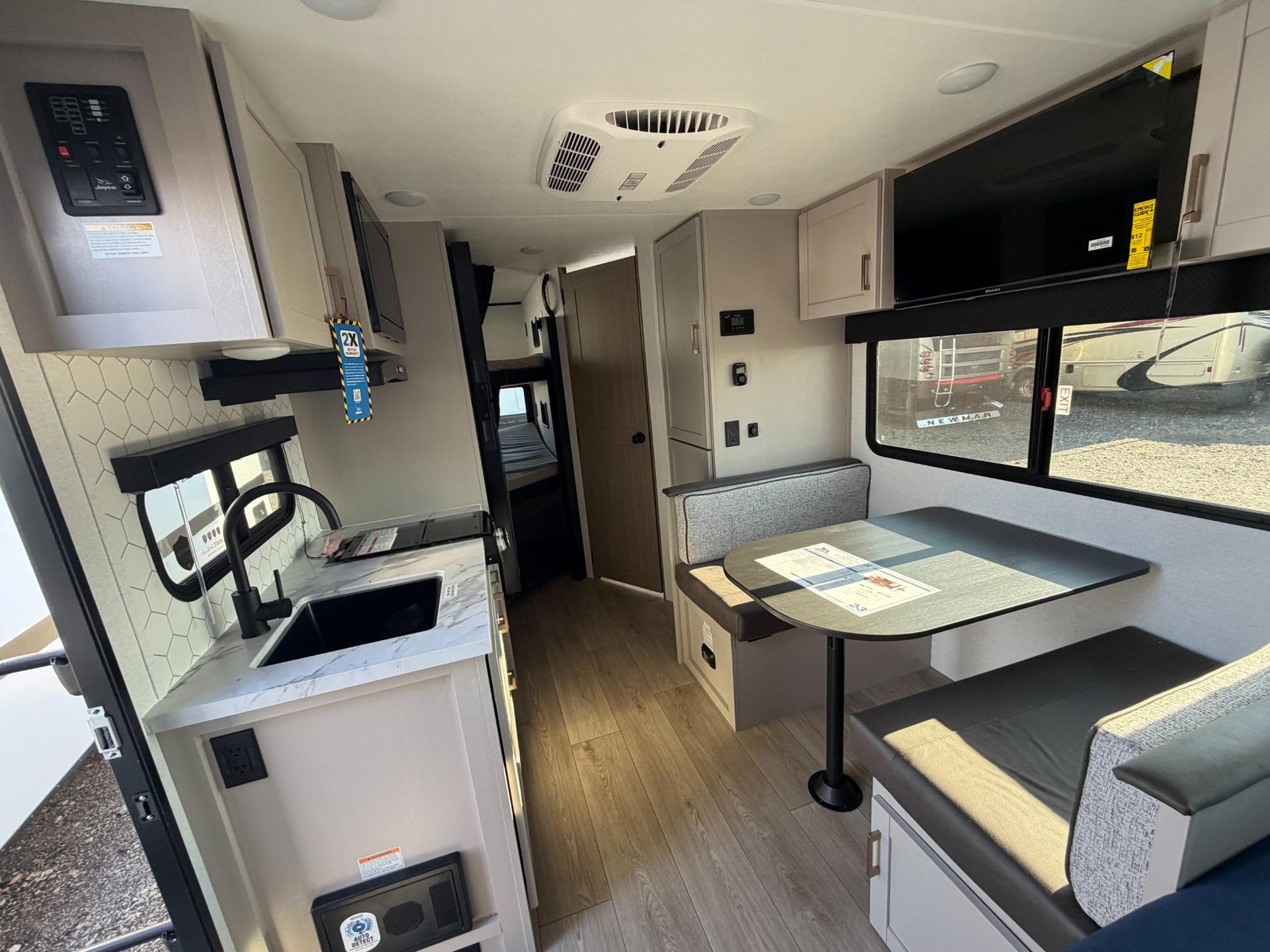 2027 Jayco 2027 Jayco Jay Feather Air - thumbnail 9