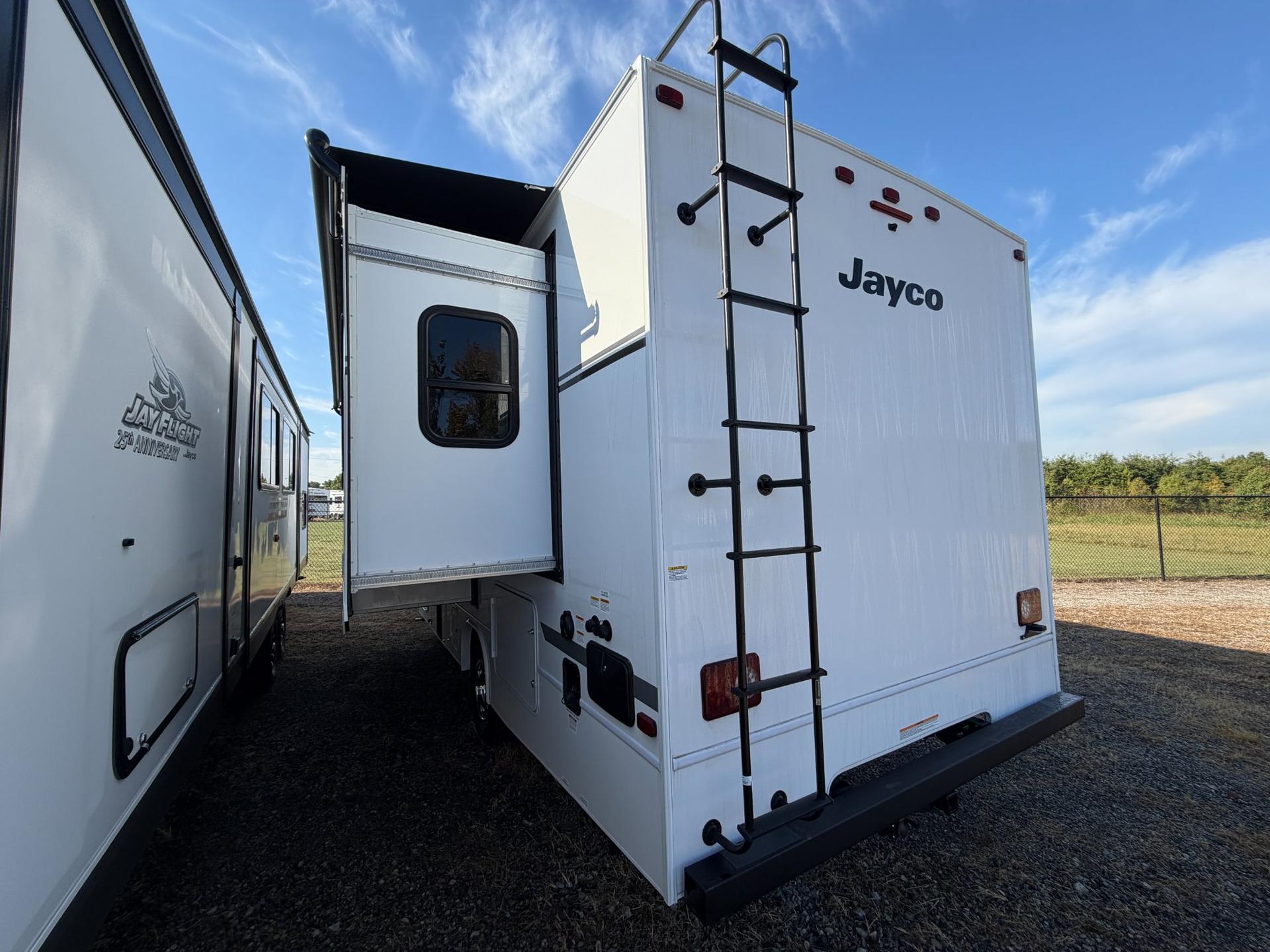 2027 Jayco 2027 Jayco Redhawk - thumbnail 7