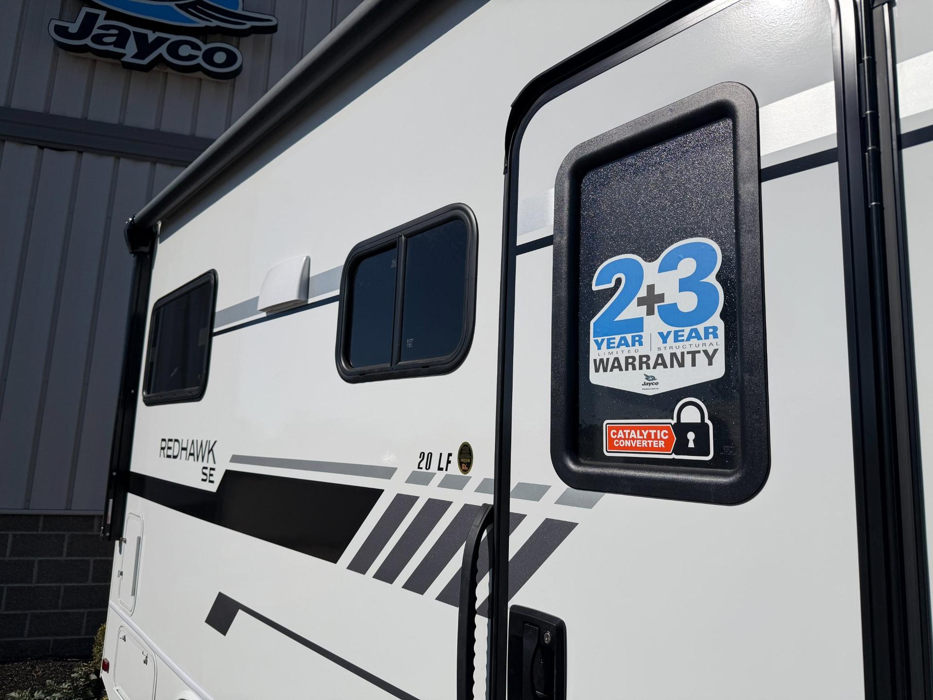 2027 Jayco 2027 Jayco REDHWAK SE - thumbnail 3