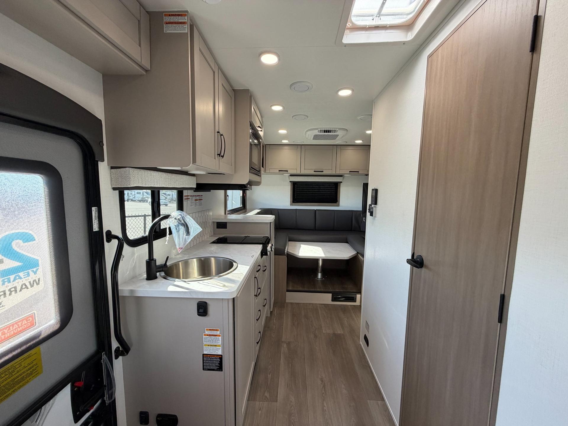 2027 Jayco 2027 Jayco REDHWAK SE - thumbnail 11
