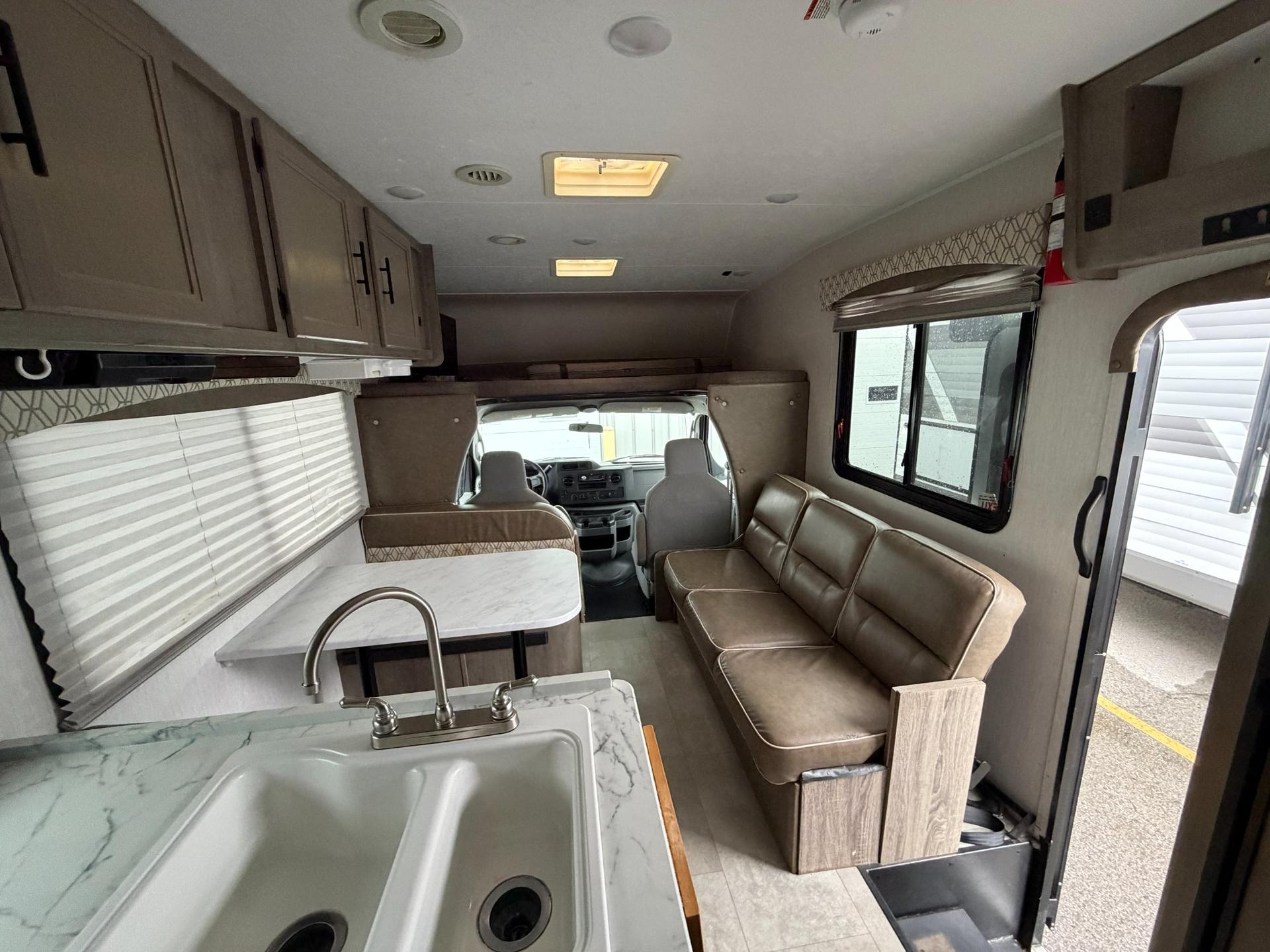 2021 Coachmen 2021 Coachmen Freelander - thumbnail 9