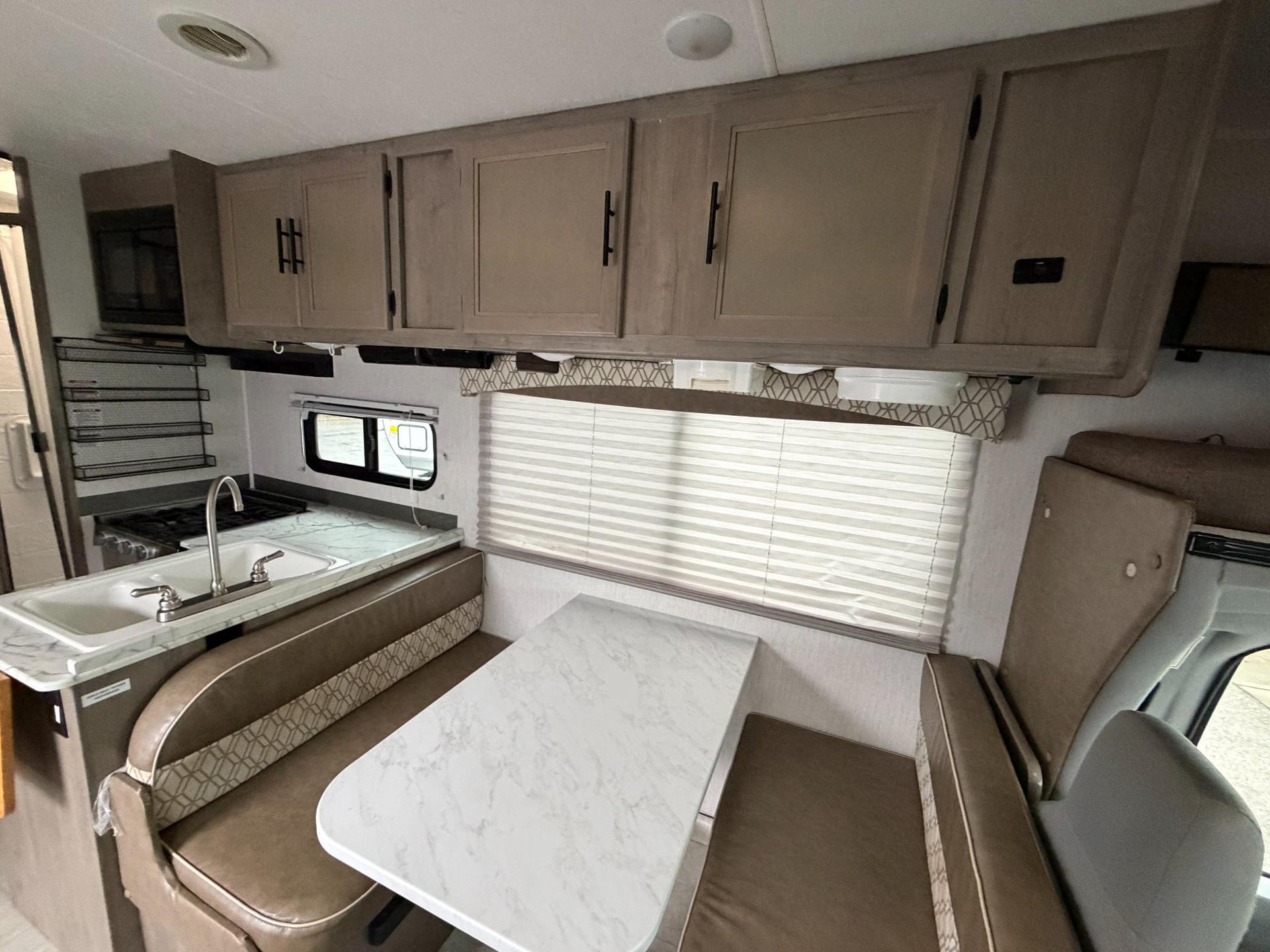 2021 Coachmen 2021 Coachmen Freelander - thumbnail 11