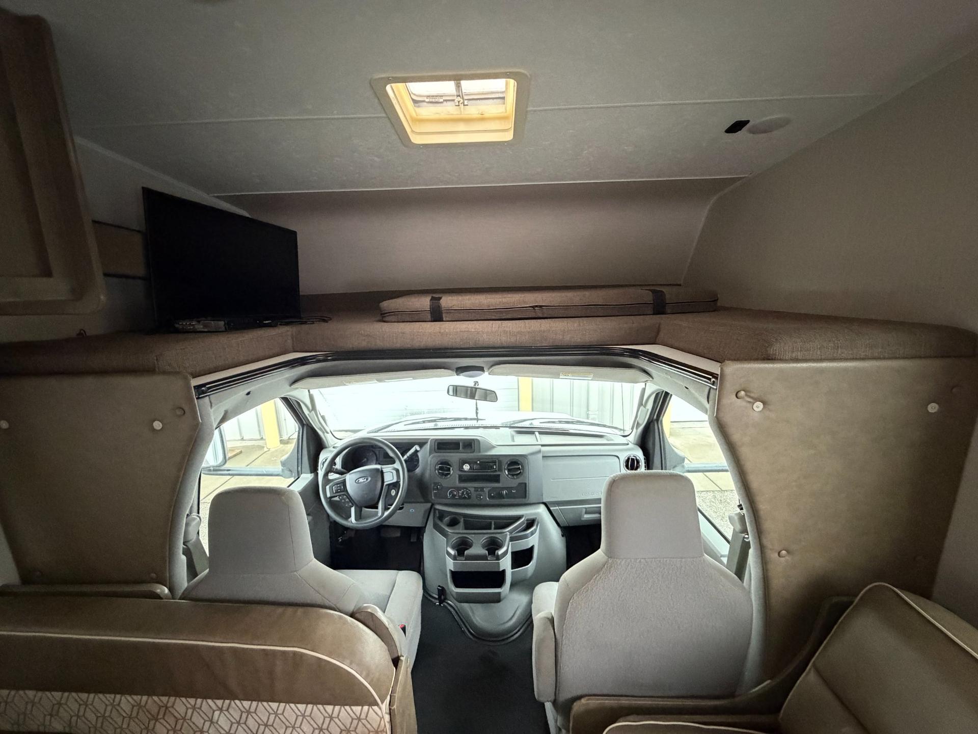 2021 Coachmen 2021 Coachmen Freelander - thumbnail 13