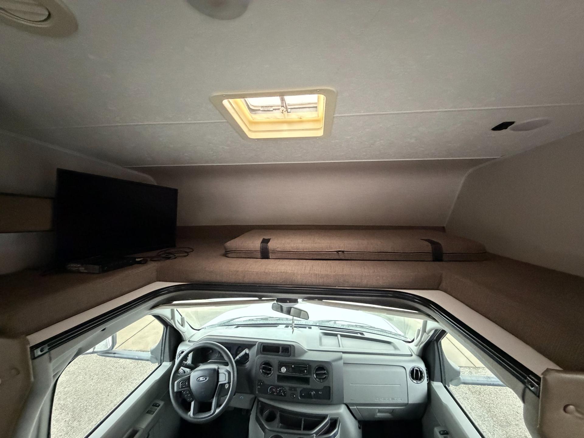 2021 Coachmen 2021 Coachmen Freelander - thumbnail 14