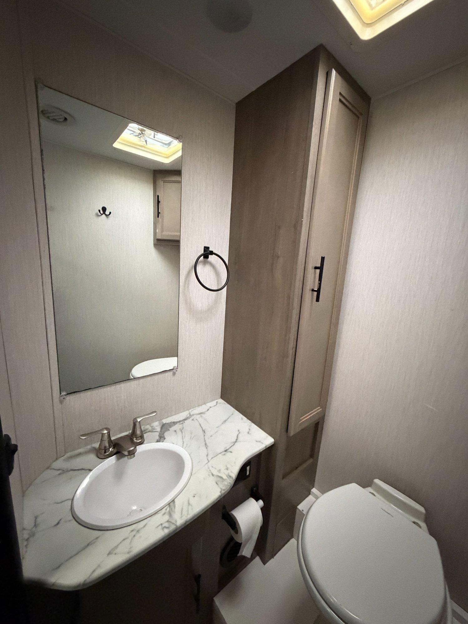 2021 Coachmen 2021 Coachmen Freelander - thumbnail 20