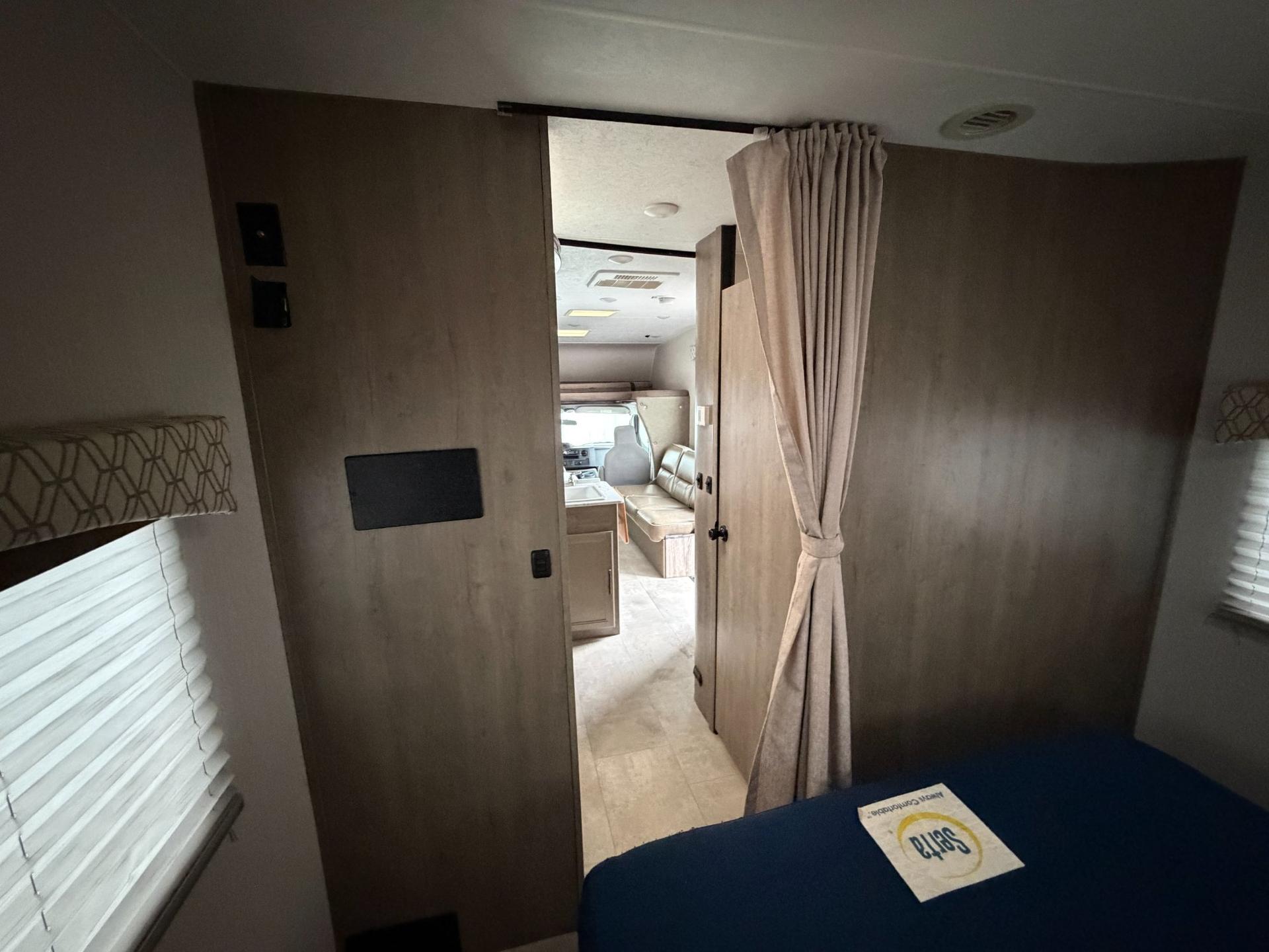 2021 Coachmen 2021 Coachmen Freelander - thumbnail 23