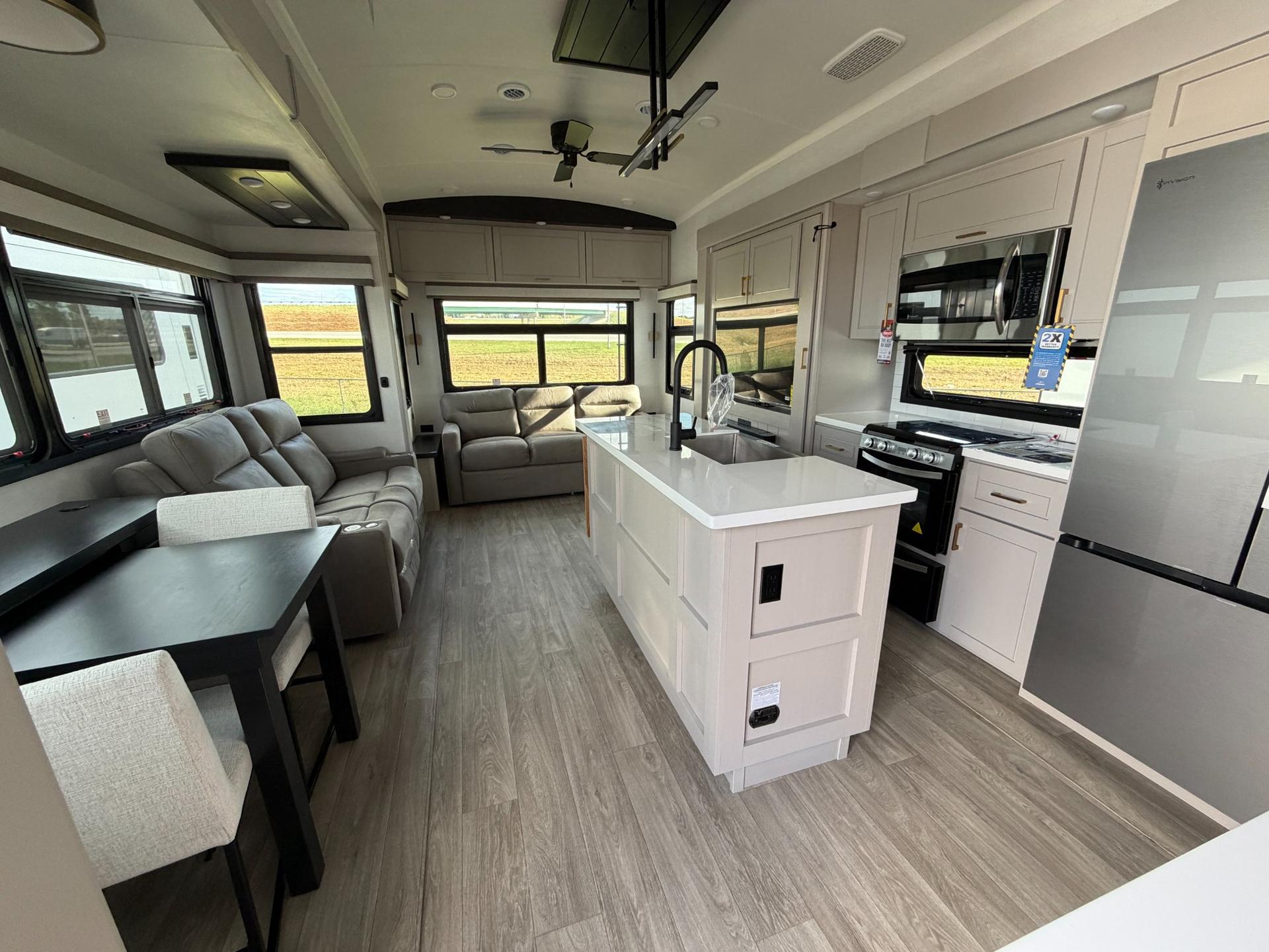2027 Jayco 2027 Jayco North Point - thumbnail 9