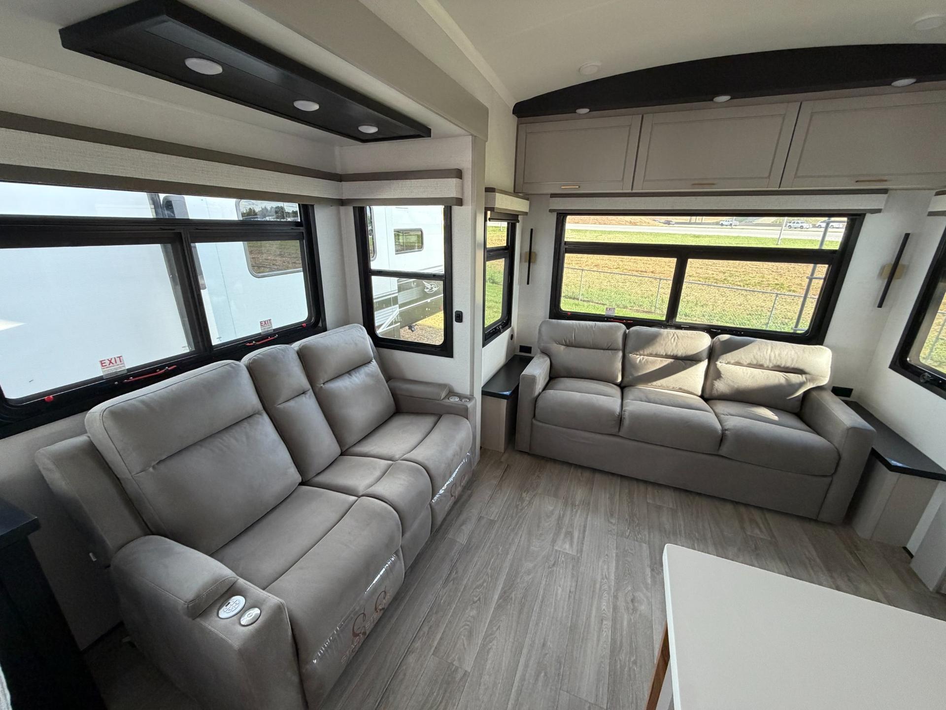 2027 Jayco 2027 Jayco North Point - thumbnail 11
