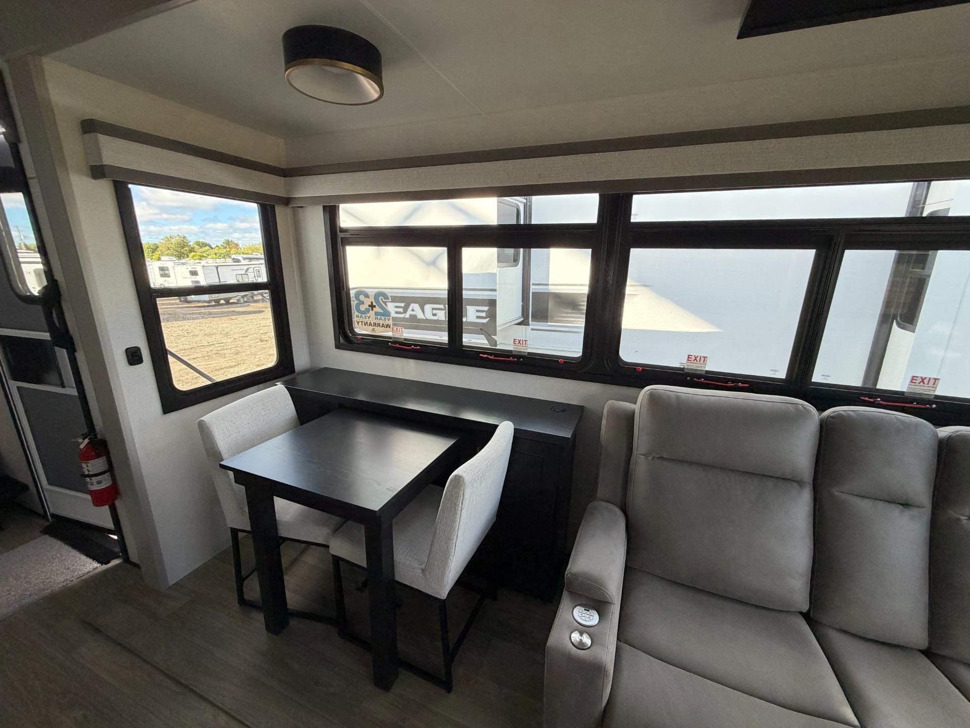 2027 Jayco 2027 Jayco North Point - thumbnail 18