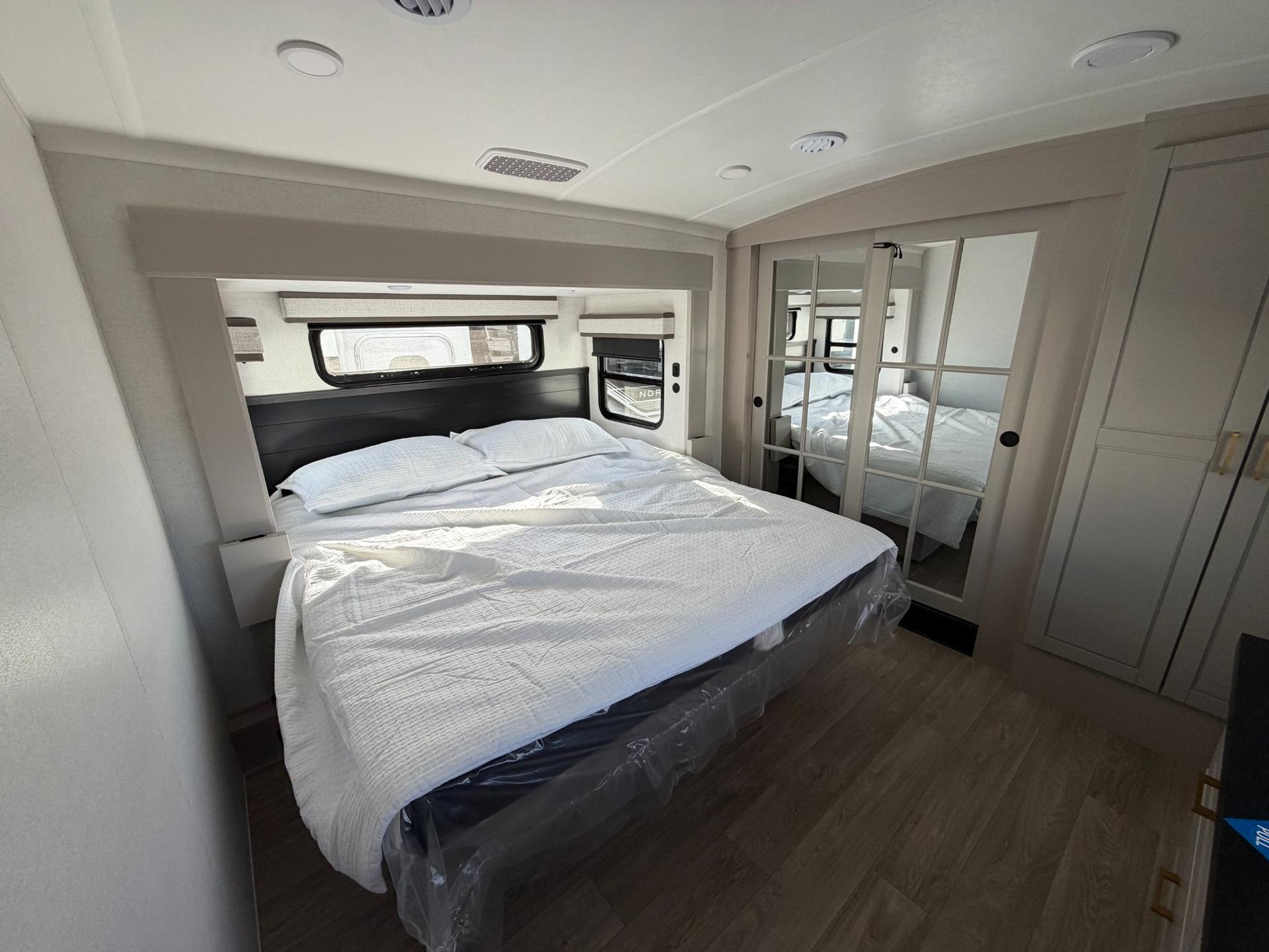 2027 Jayco 2027 Jayco North Point - thumbnail 22