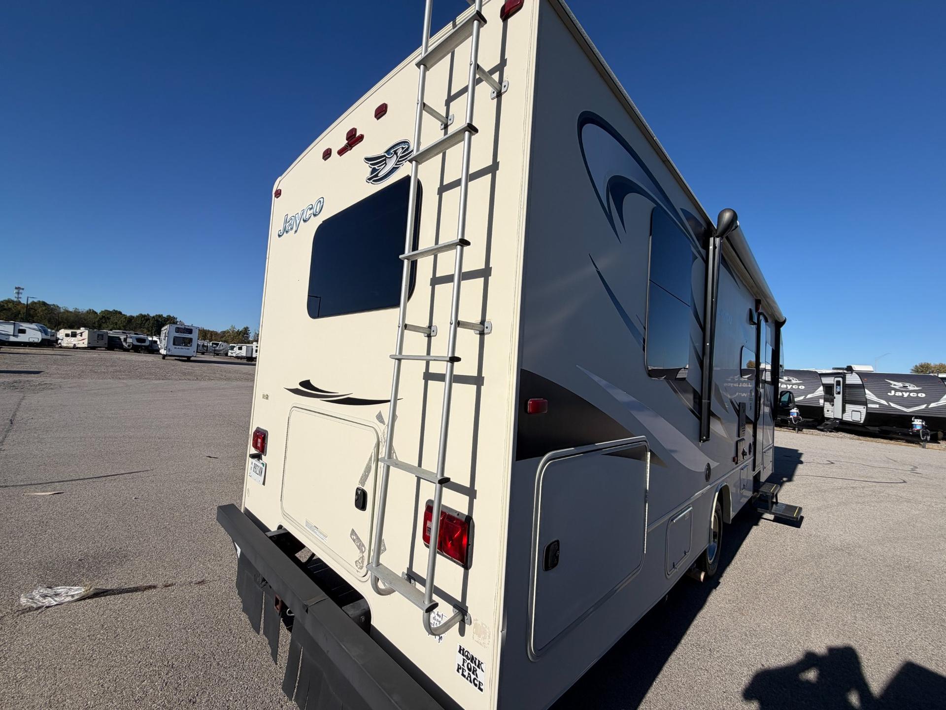 2016 Jayco 2016 Jayco Greyhawk - thumbnail 4