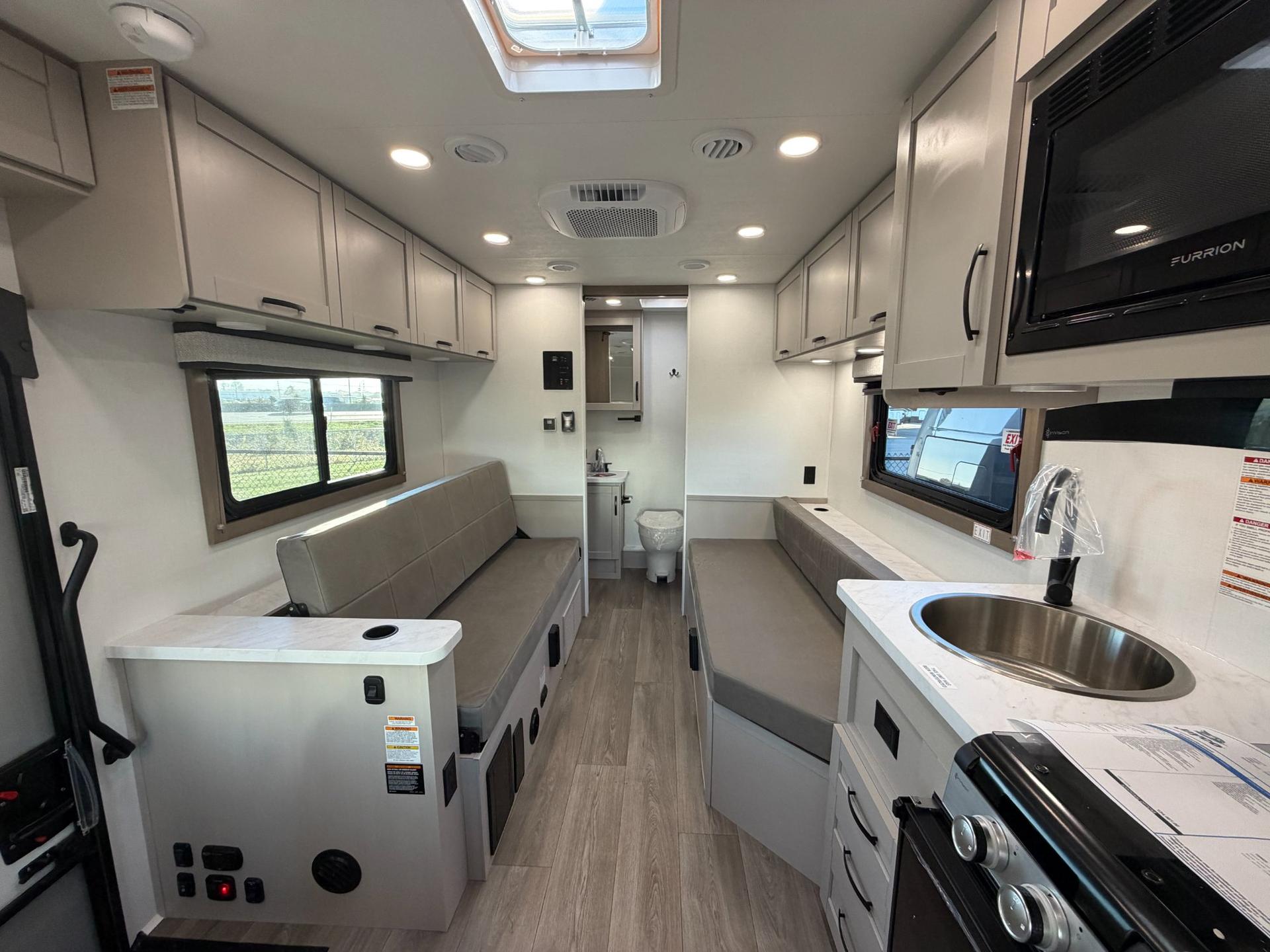 2027 Jayco 2027 Jayco REDHAWK - thumbnail 9