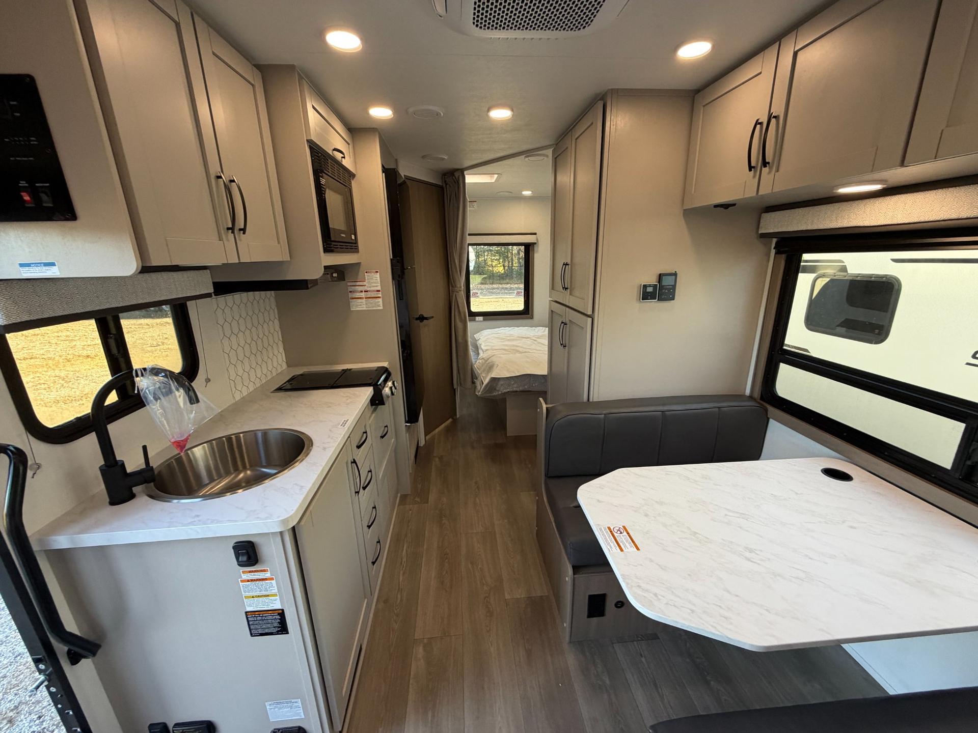 2027 Jayco 2027 Jayco Redhawk SE - thumbnail 7