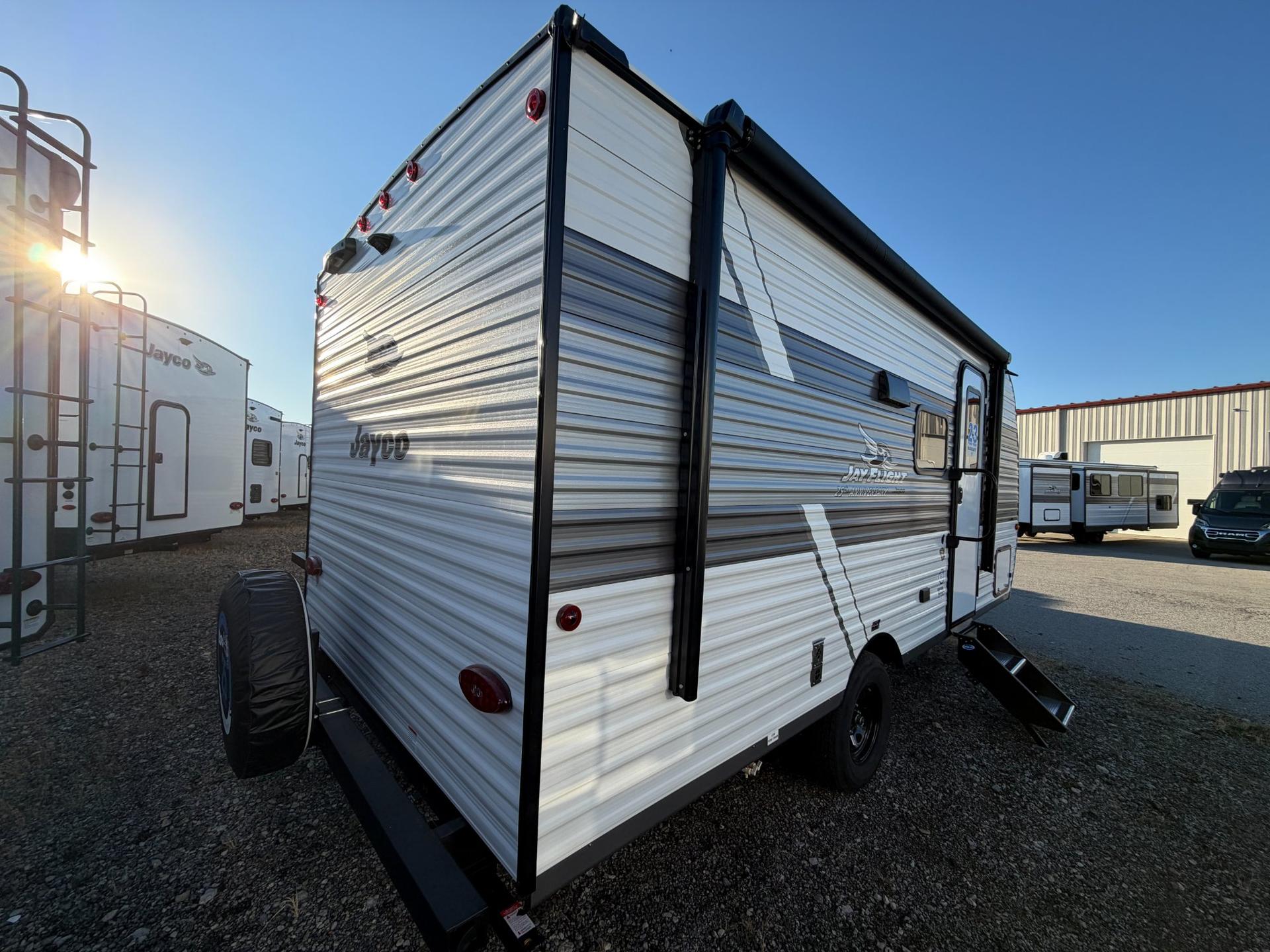 2027 Jayco 2027 Jayco Jay Flight - thumbnail 4