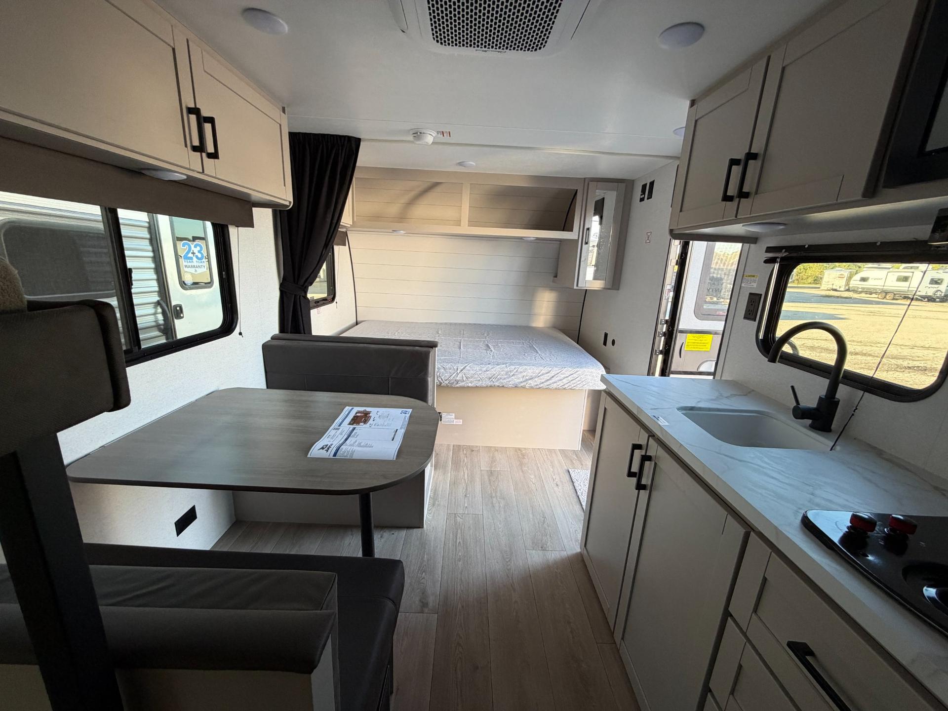 2027 Jayco 2027 Jayco Jay Flight - thumbnail 8