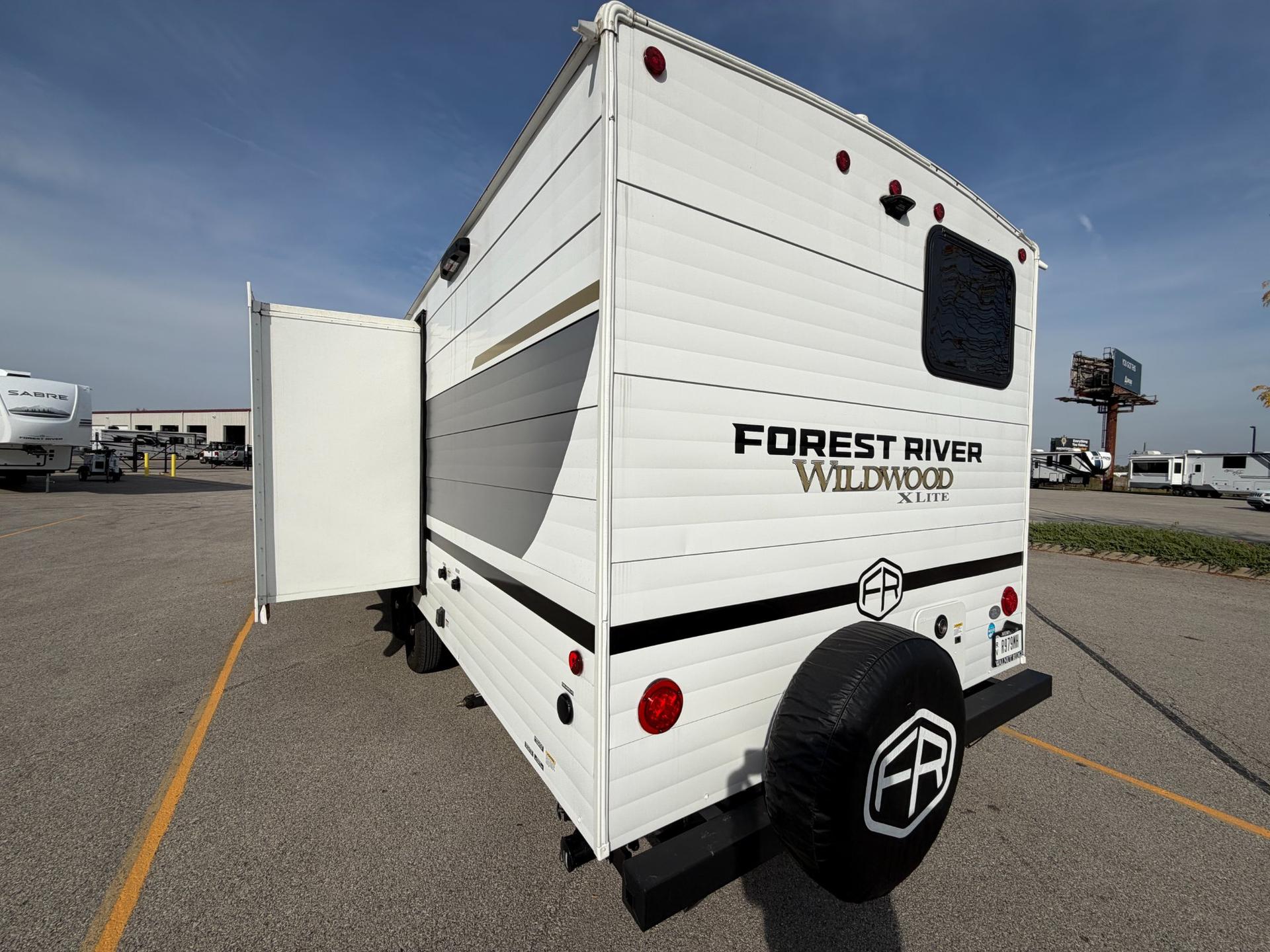 2025 Forest River 2025 Forest River Wildwood X-Lite - thumbnail 8