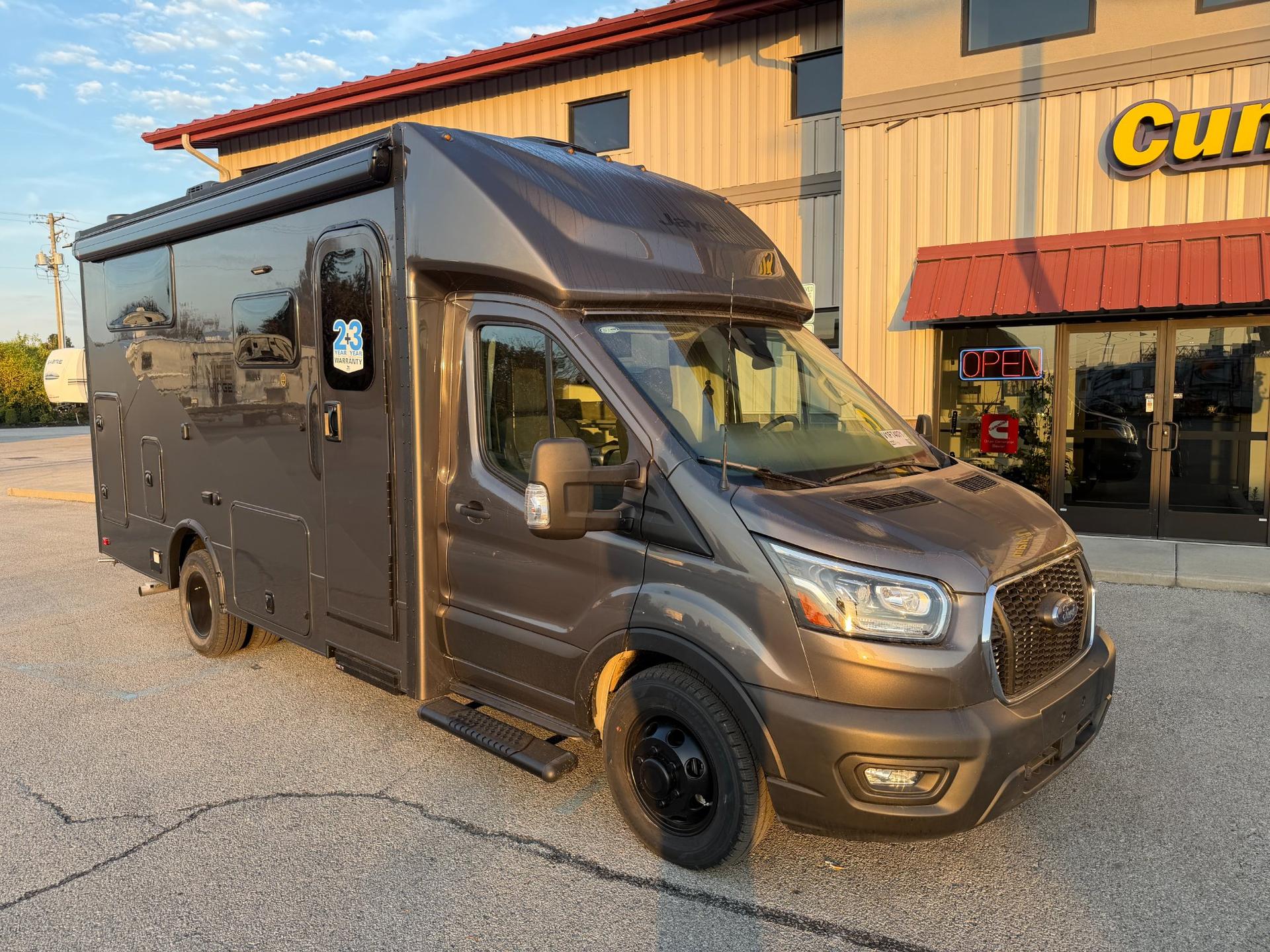 2027 Jayco 2027 Jayco Granite Ridge - thumbnail 3
