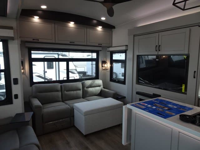 2026 Jayco 2026 Jayco North Point - thumbnail 11