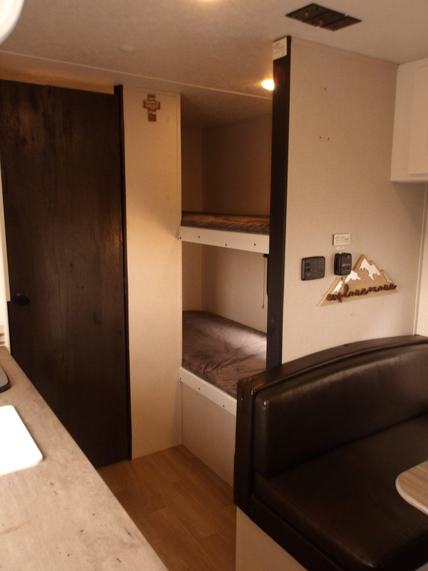 2021 Keystone 2021 Keystone Hideout - thumbnail 12