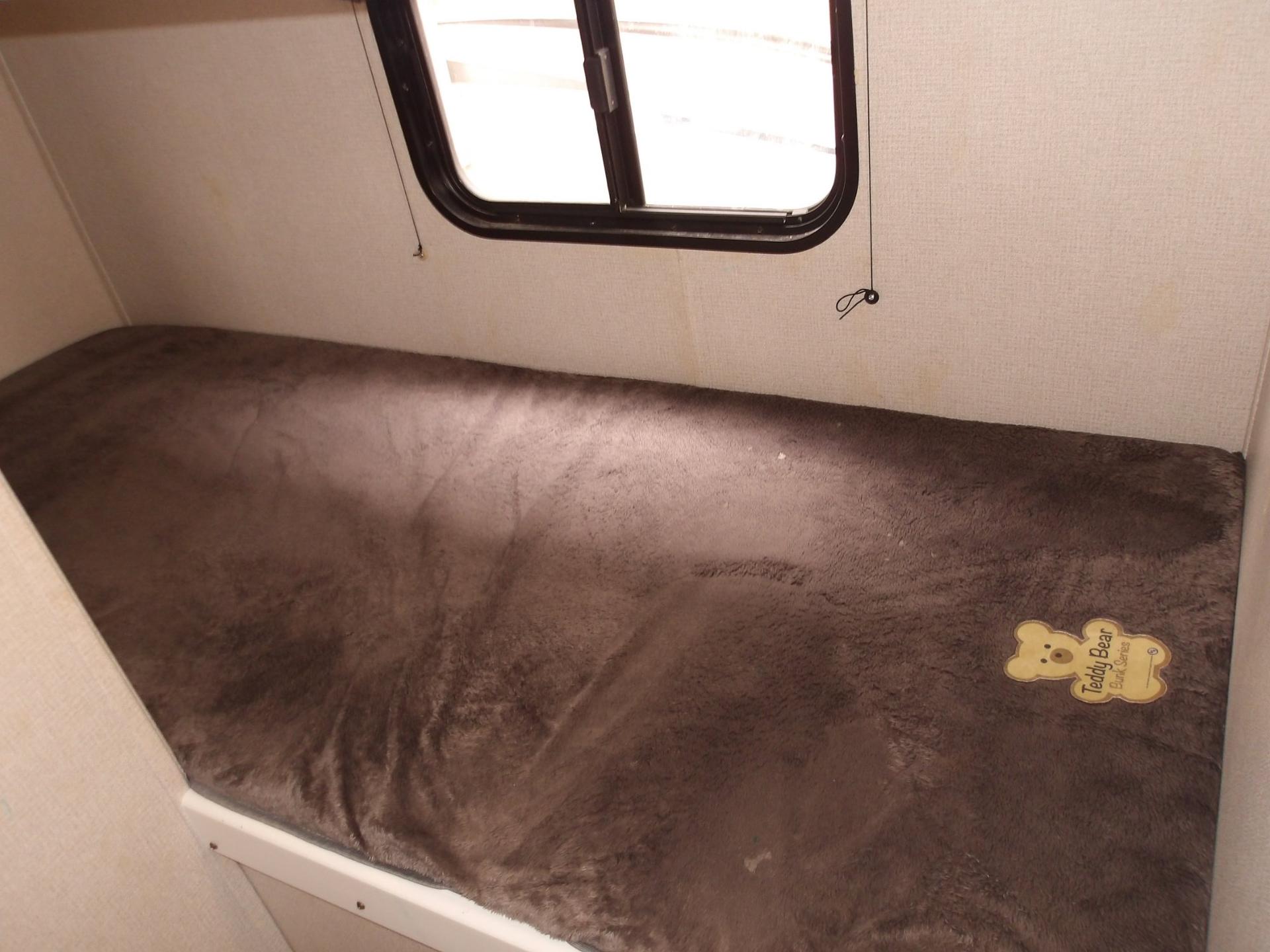 2021 Keystone 2021 Keystone Hideout - thumbnail 13