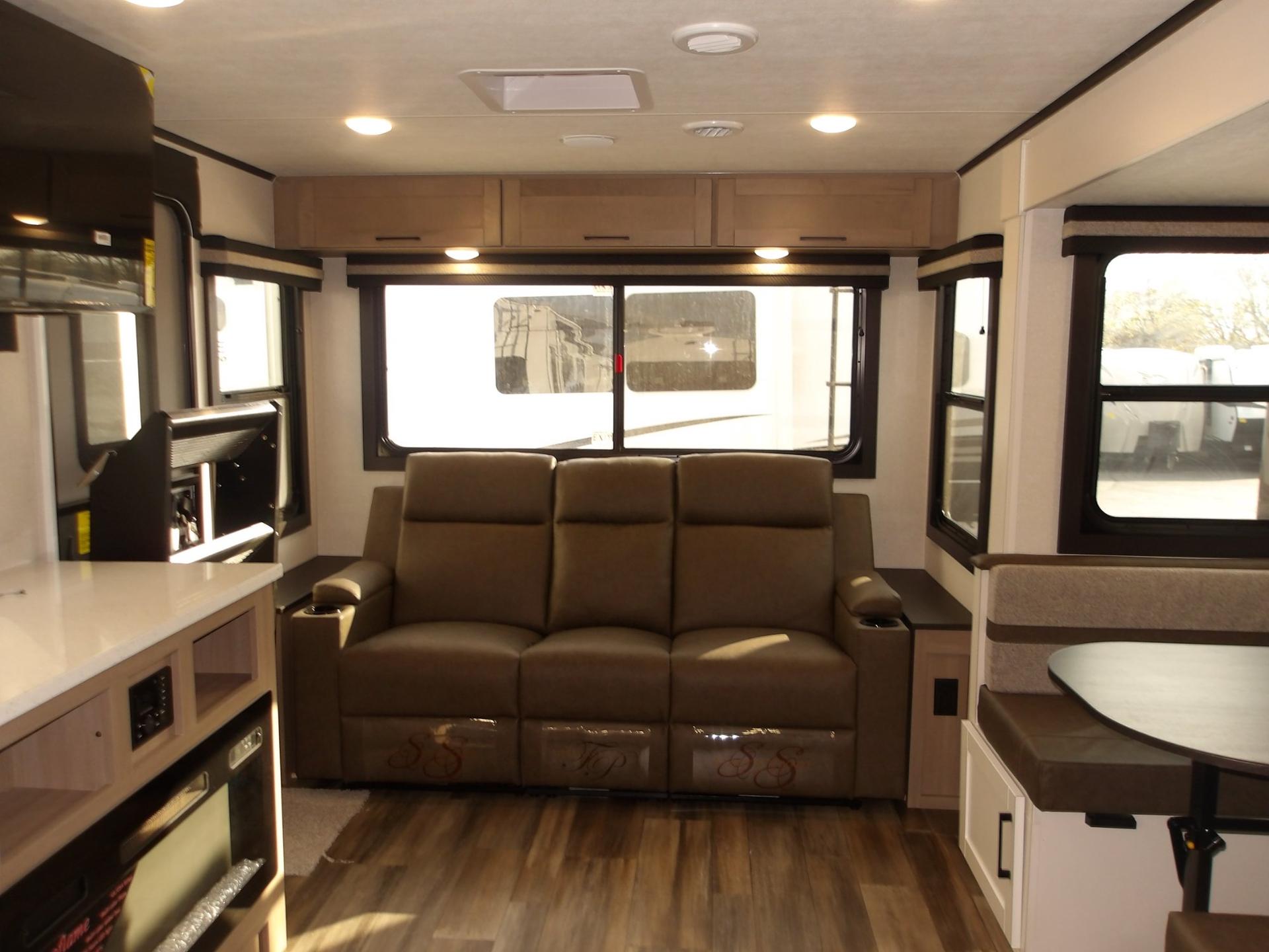 2026 Highland Ridge RV 2026 Highland Ridge RV Range Lite - thumbnail 10