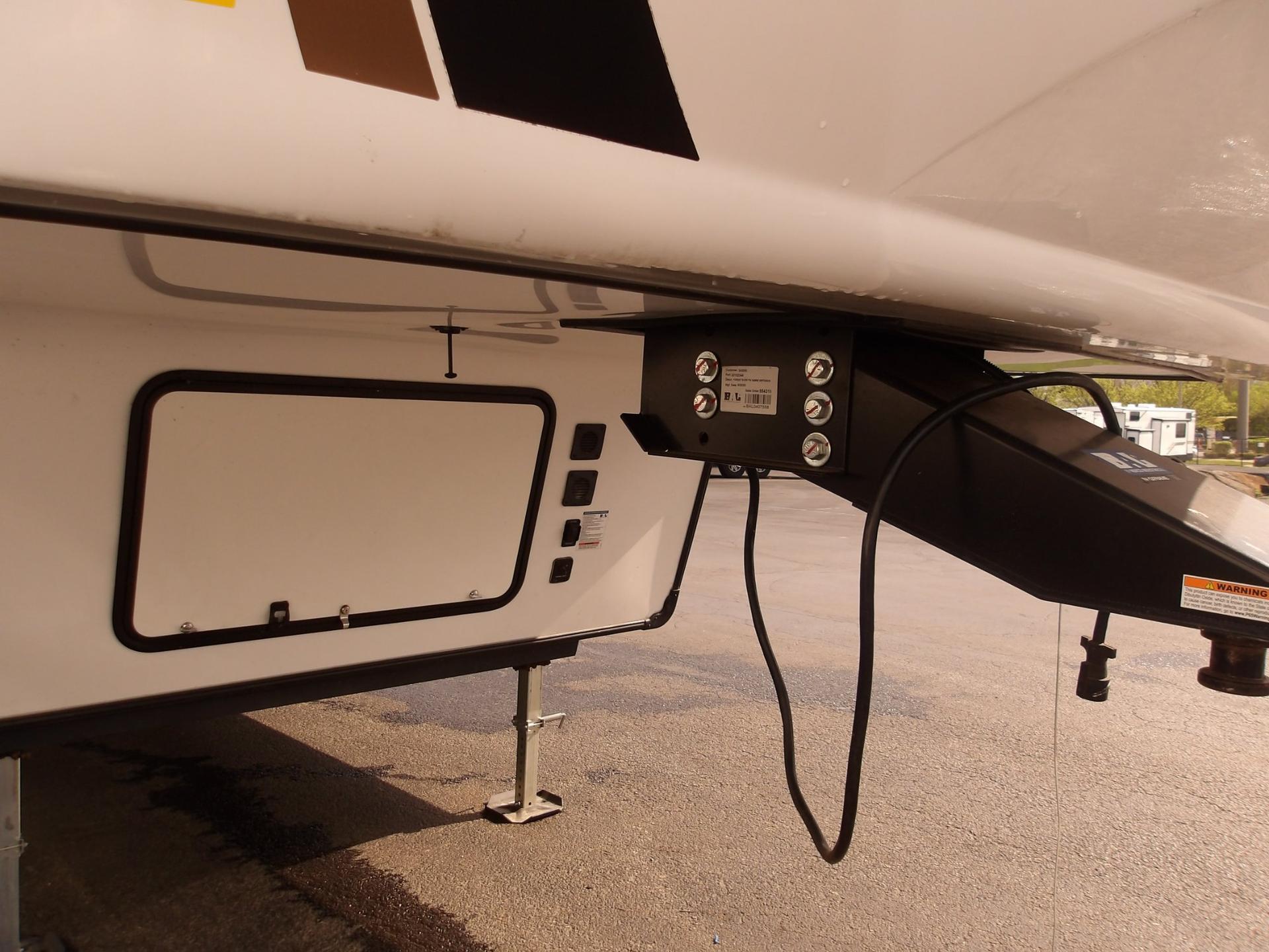 2024 FOREST RIVER 2024 FOREST RIVER SABRE - thumbnail 3