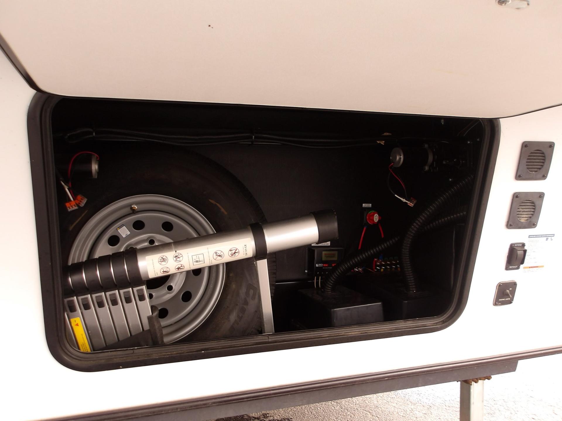 2024 FOREST RIVER 2024 FOREST RIVER SABRE - thumbnail 4