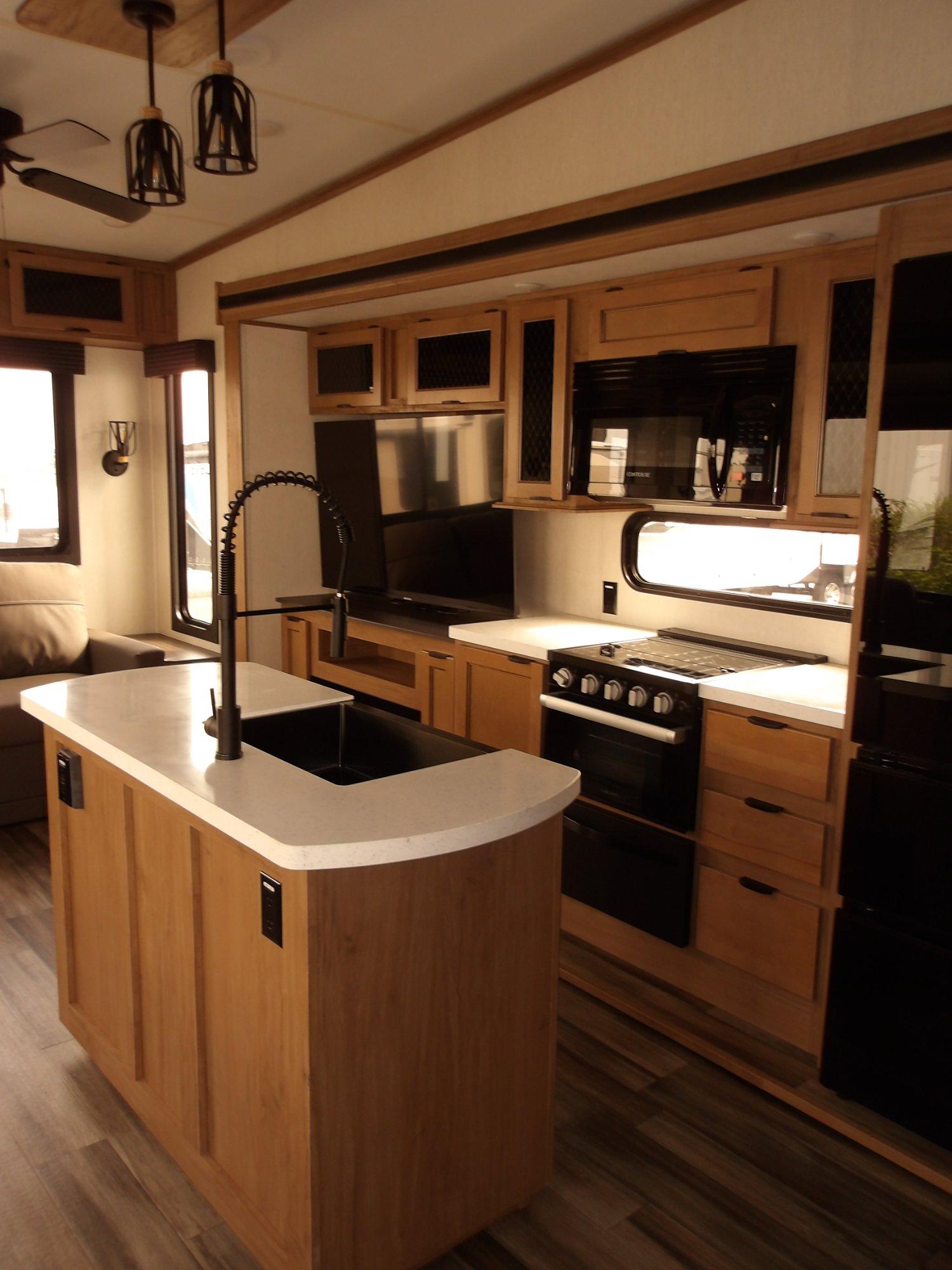 2024 FOREST RIVER 2024 FOREST RIVER SABRE - thumbnail 18