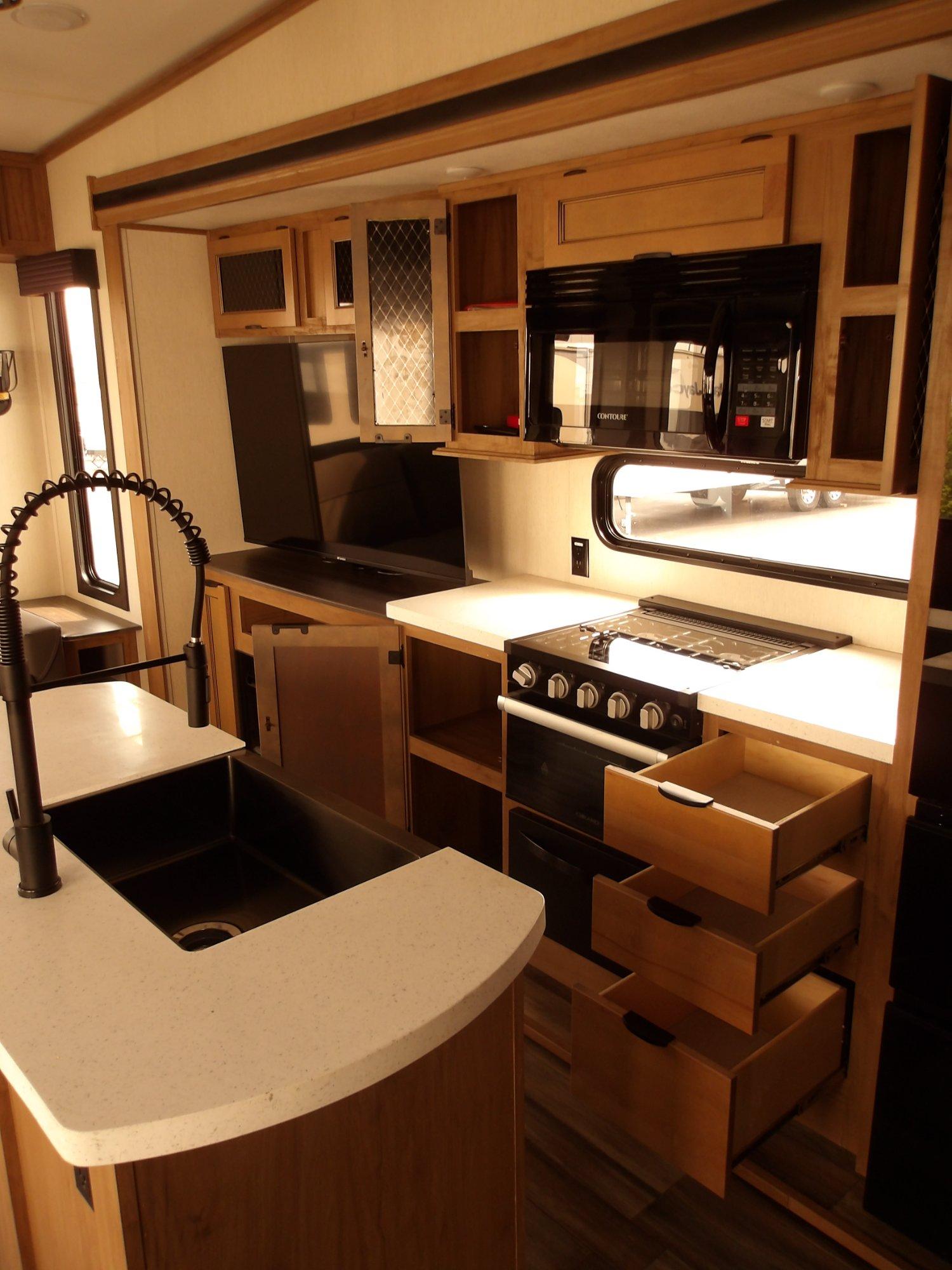 2024 FOREST RIVER 2024 FOREST RIVER SABRE - thumbnail 19