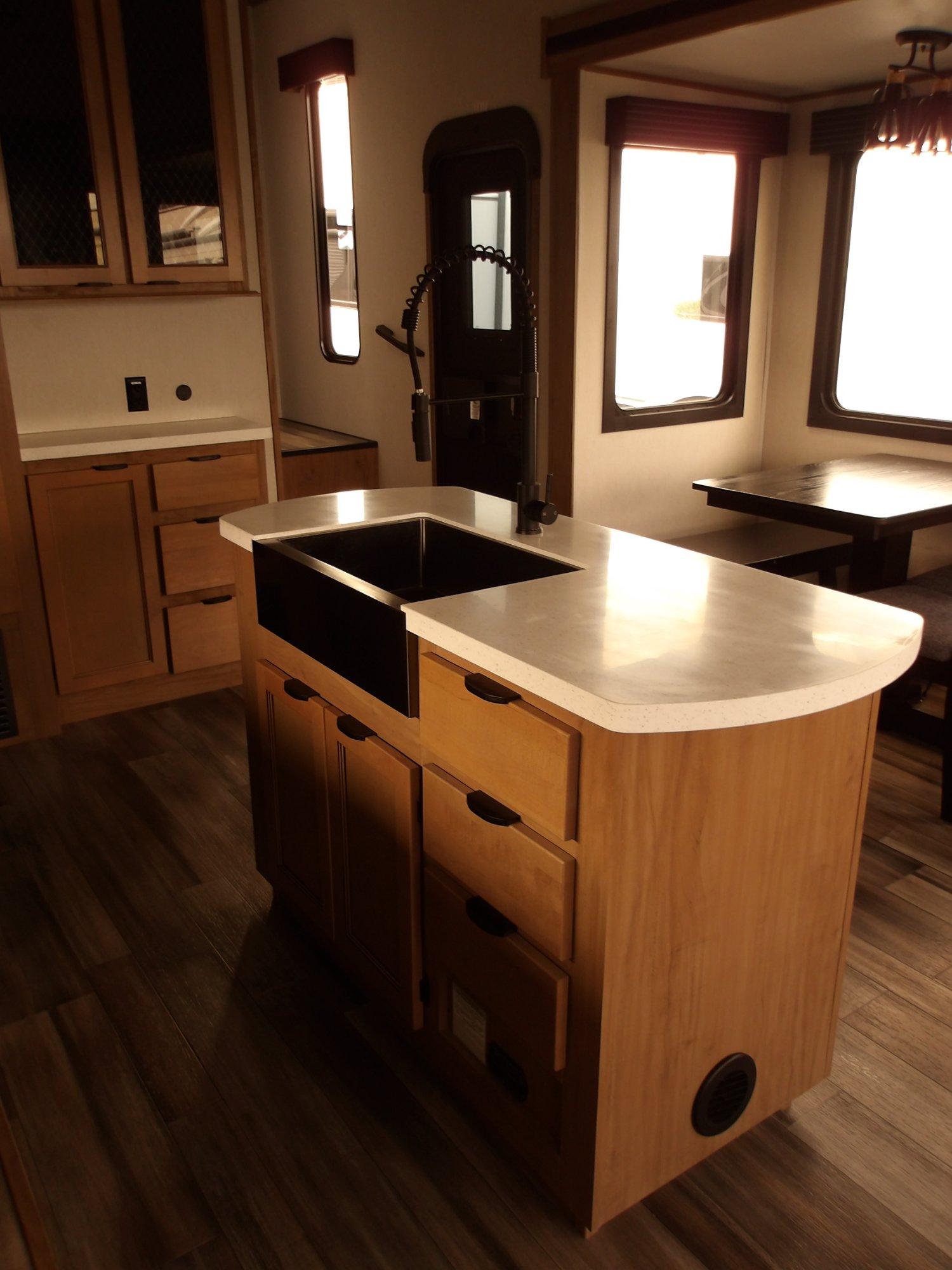 2024 FOREST RIVER 2024 FOREST RIVER SABRE - thumbnail 21